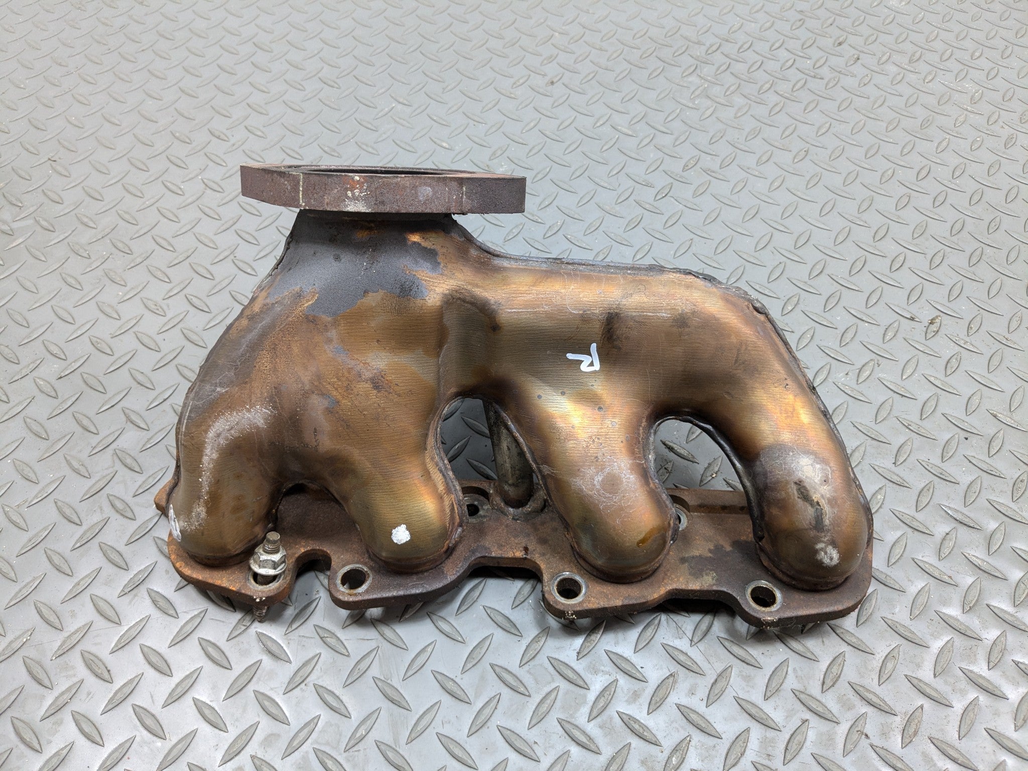 00 - 05 CADILLAC DEVILLE OEM EXHAUST MANIFOLD DOWNPIPE REAR RIGHT PASSENGER SIDE