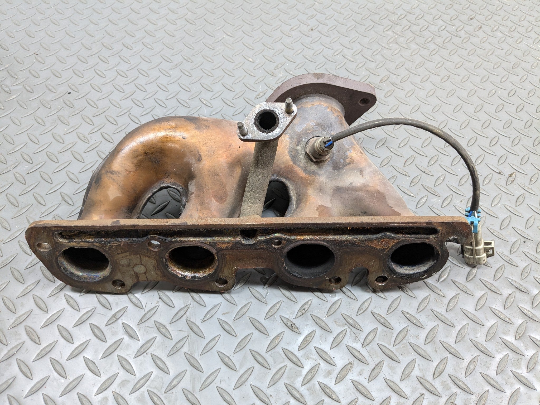 00 - 05 CADILLAC DEVILLE OEM EXHAUST MANIFOLD DOWNPIPE REAR RIGHT PASSENGER SIDE
