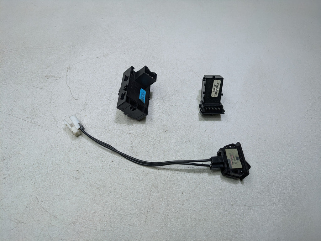 2000 - 2005 CADILLAC DEVILLE OEM DOOR WINDOW SWITCH FRONT RIGHT PASSENGER SIDE
