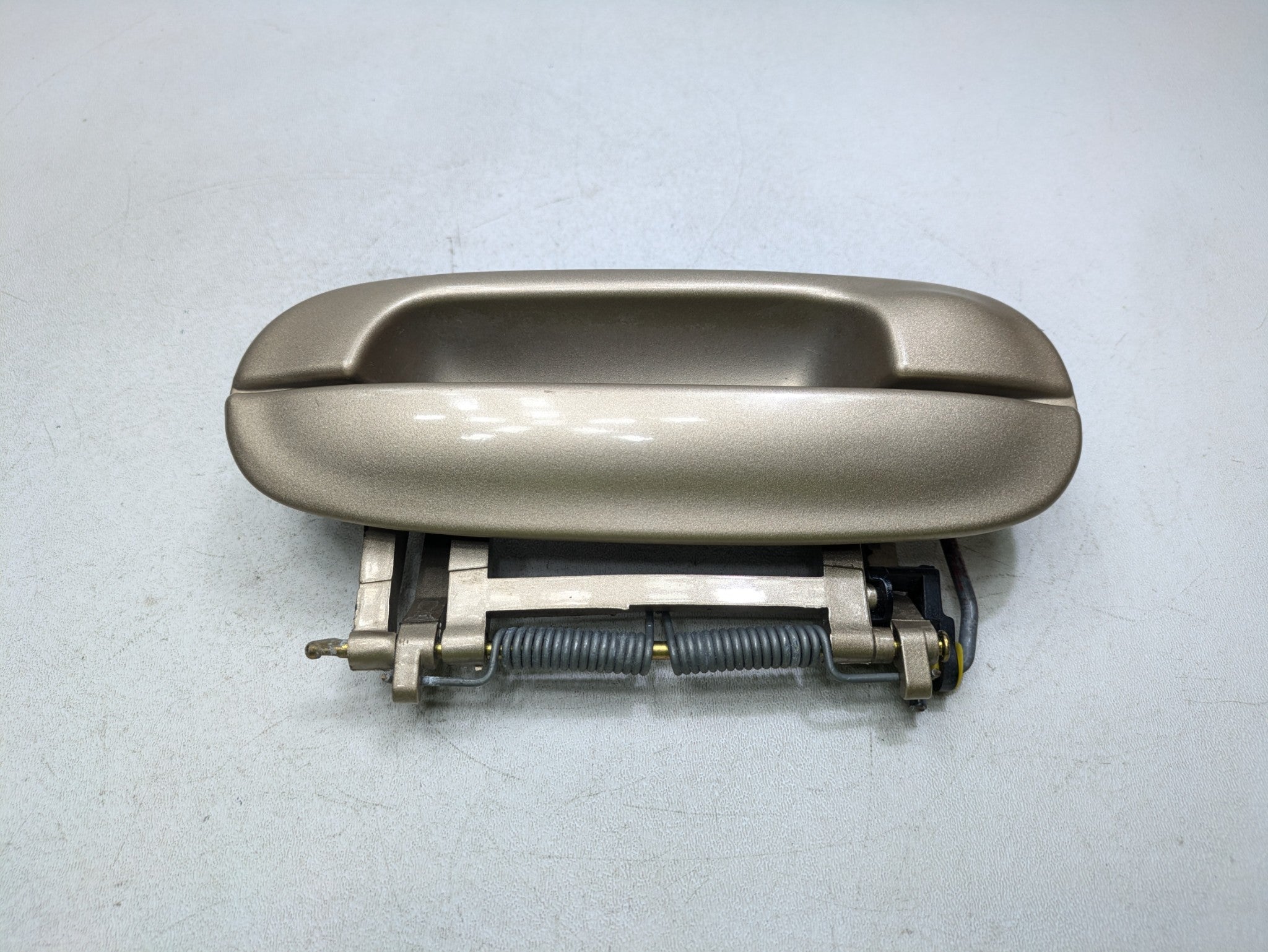 2000 - 2005 CADILLAC DEVILLE OEM EXTERIOR DOOR HANDLE REAR RIGHT PASSENGER SIDE
