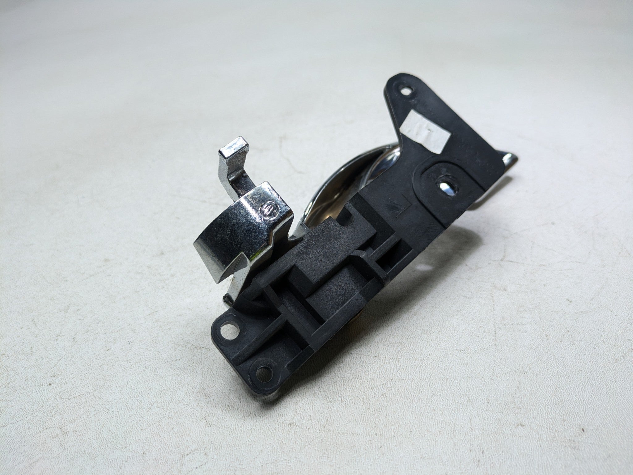 00 - 05 CADILLAC DEVILLE OEM INTERIOR INSIDE DOOR HANDLE FRONT LEFT DRIVER SIDE