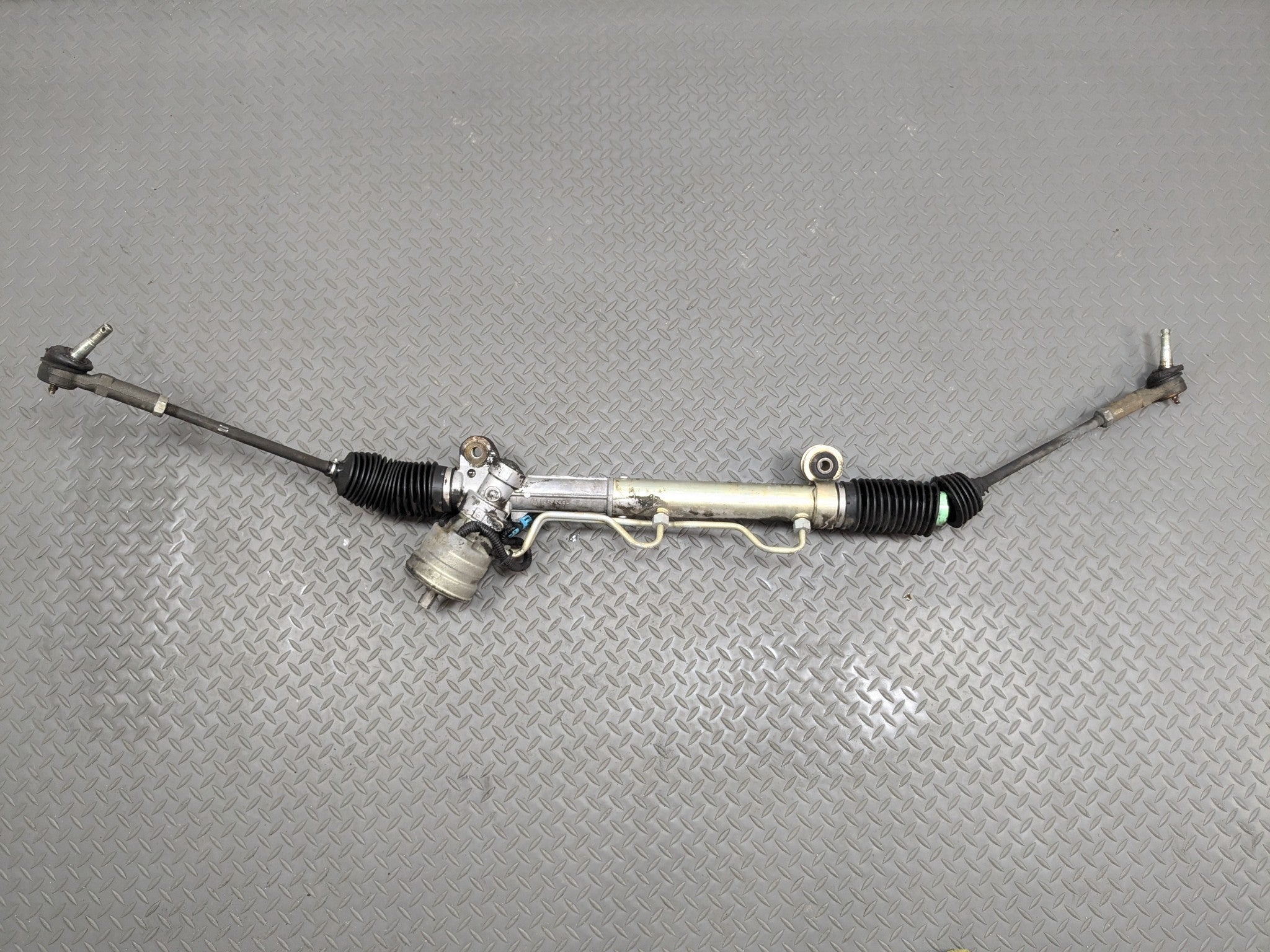 2000 - 2005 CADILLAC DEVILLE OEM POWER STEERING GEAR RACK AND PINION ASSEMBLY