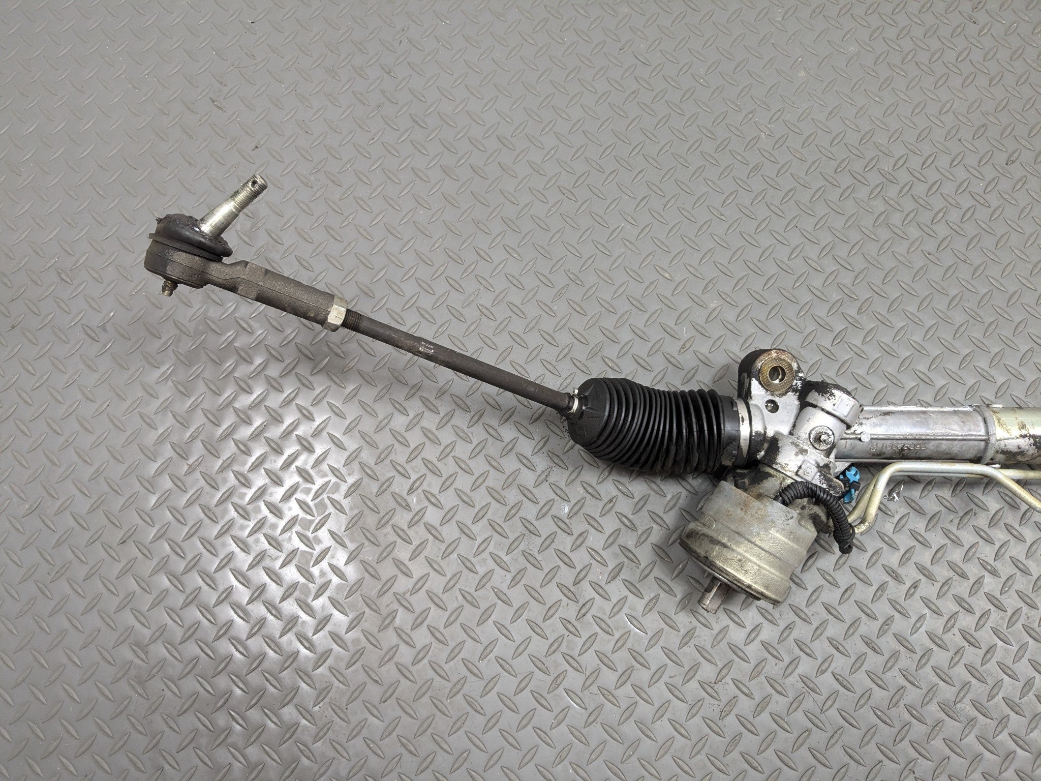 2000 - 2005 CADILLAC DEVILLE OEM POWER STEERING GEAR RACK AND PINION ASSEMBLY