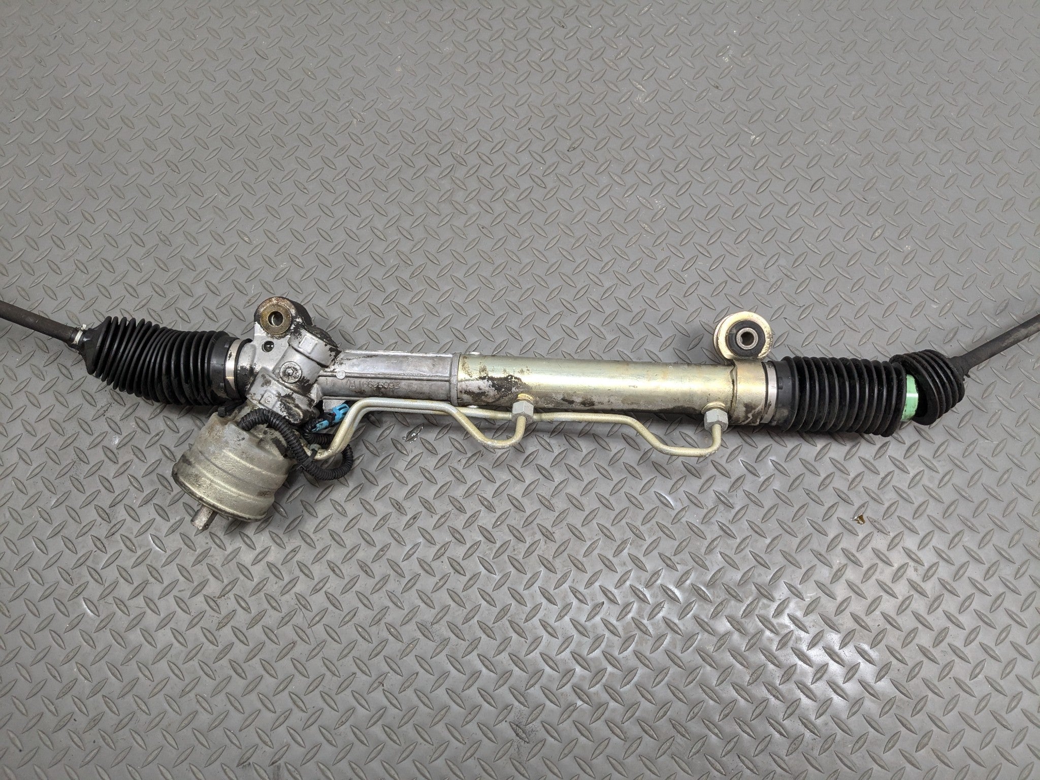 2000 - 2005 CADILLAC DEVILLE OEM POWER STEERING GEAR RACK AND PINION ASSEMBLY