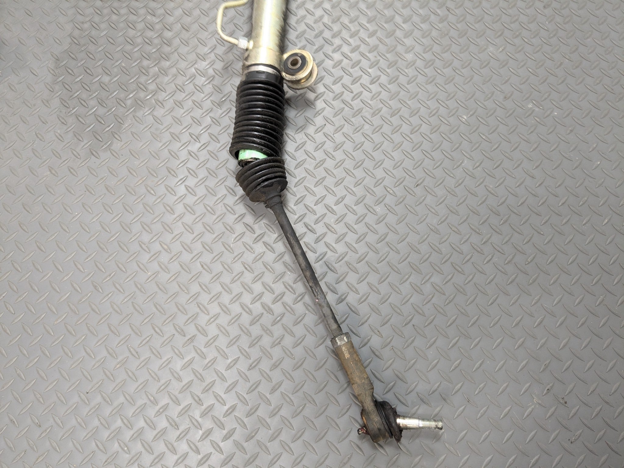 2000 - 2005 CADILLAC DEVILLE OEM POWER STEERING GEAR RACK AND PINION ASSEMBLY