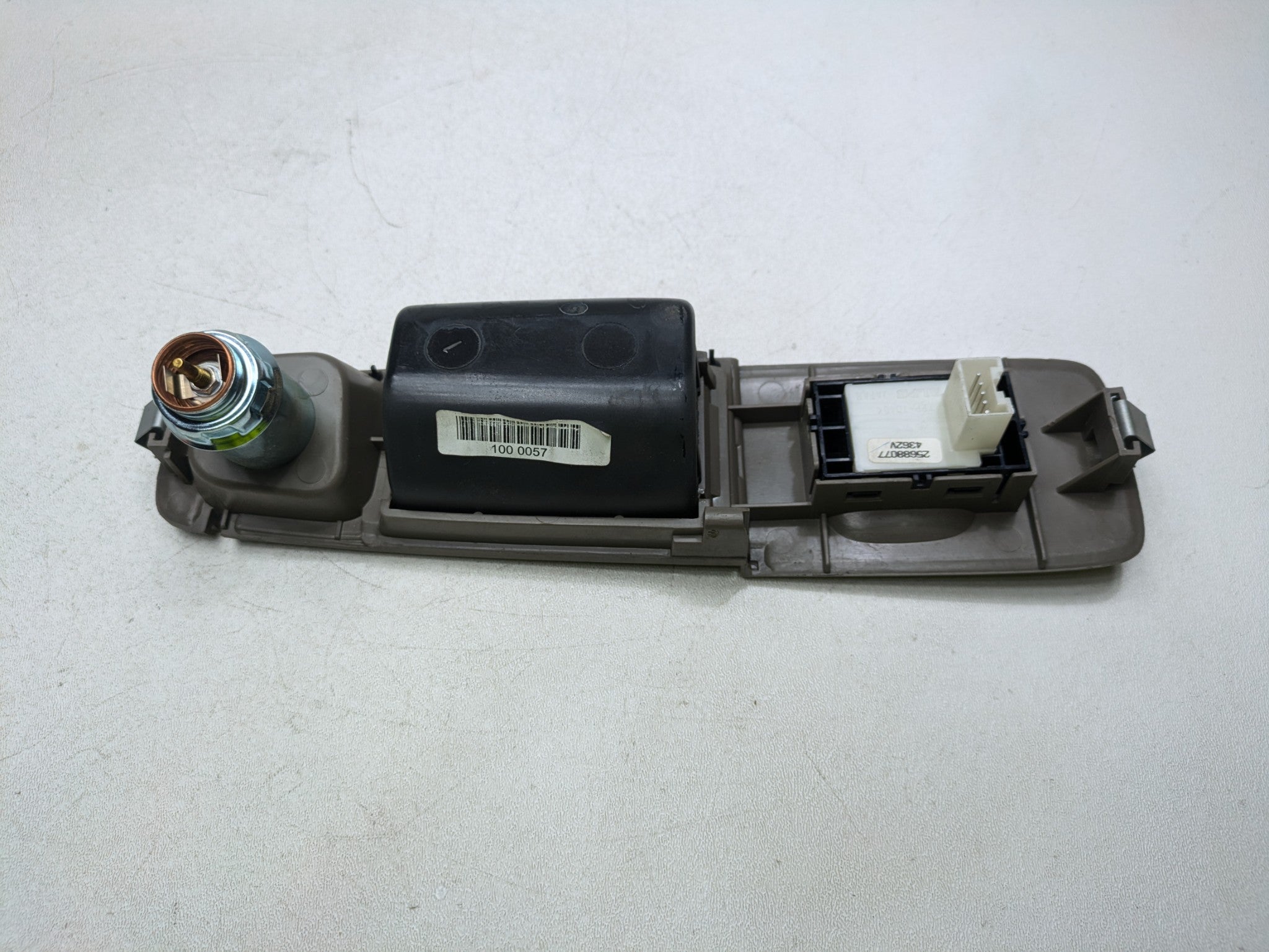 00 - 05 CADILLAC DEVILLE OEM POWER DOOR WINDOW SWITCH REAR RIGHT PASSENGER SIDE
