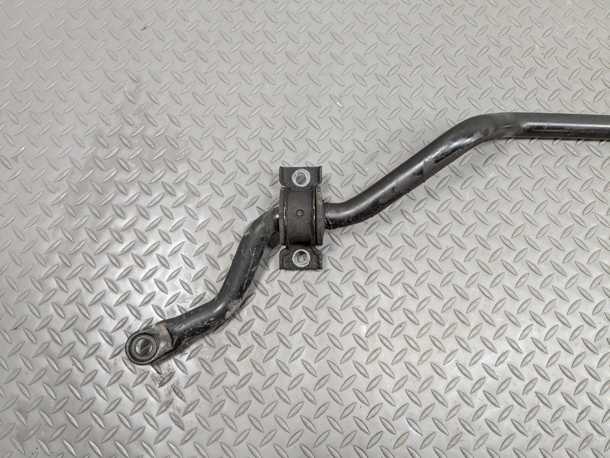 00 - 05 CADILLAC DEVILLE OEM SUSPENSION ANTI ROLL STABILIZER SWAY BAR FRONT SIDE