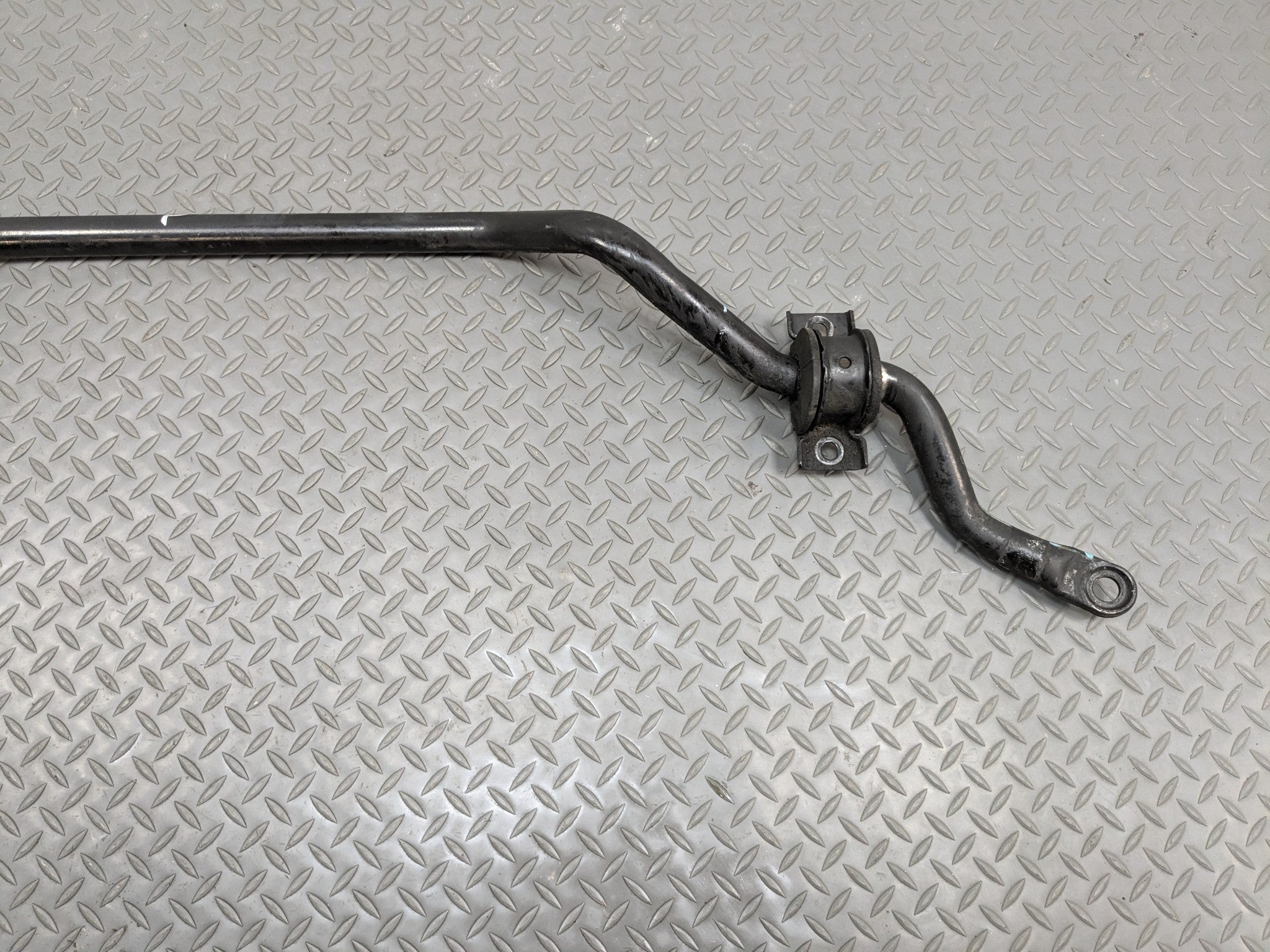 00 - 05 CADILLAC DEVILLE OEM SUSPENSION ANTI ROLL STABILIZER SWAY BAR FRONT SIDE