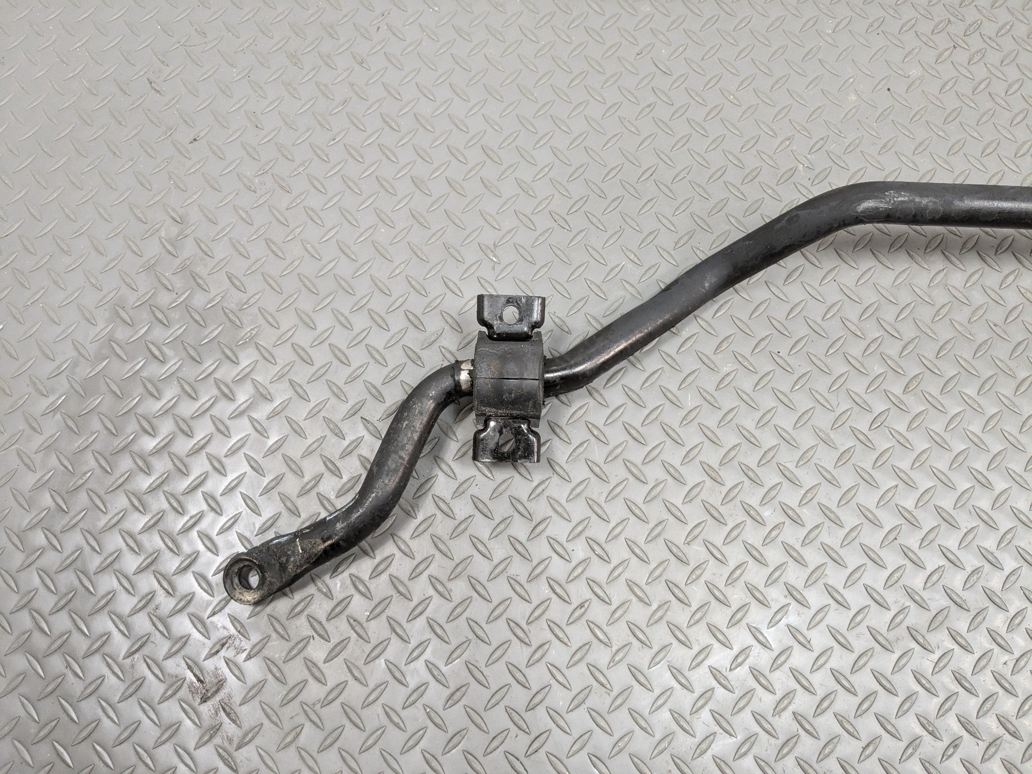 00 - 05 CADILLAC DEVILLE OEM SUSPENSION ANTI ROLL STABILIZER SWAY BAR FRONT SIDE