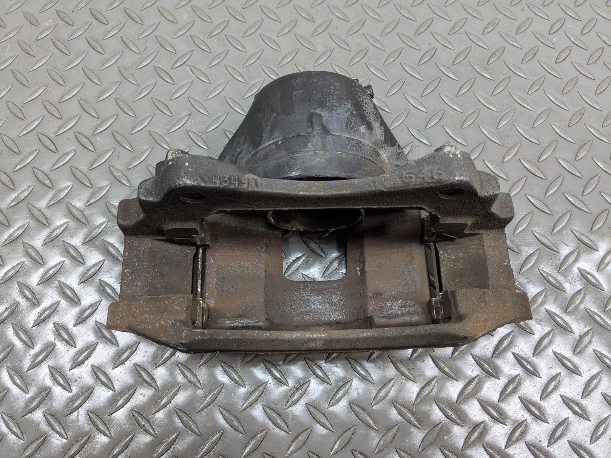 00 - 05 CADILLAC DEVILLE OEM BRAKE CALIPER ASSEMBLY FRONT RIGHT PASSENGER SIDE