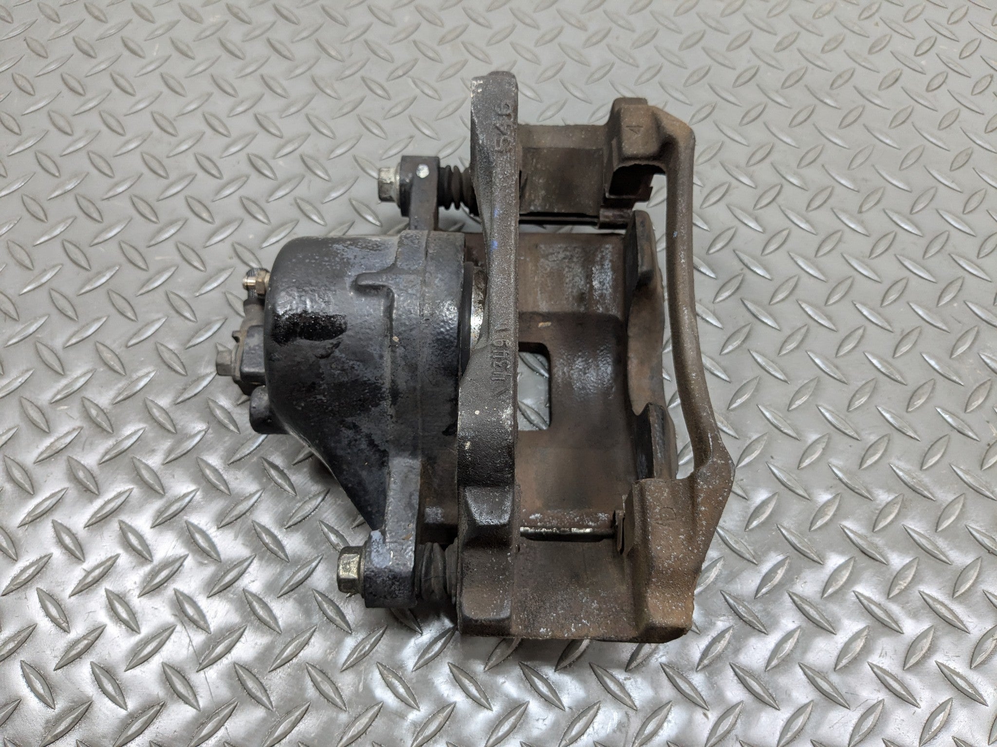 00 - 05 CADILLAC DEVILLE OEM BRAKE CALIPER ASSEMBLY FRONT RIGHT PASSENGER SIDE
