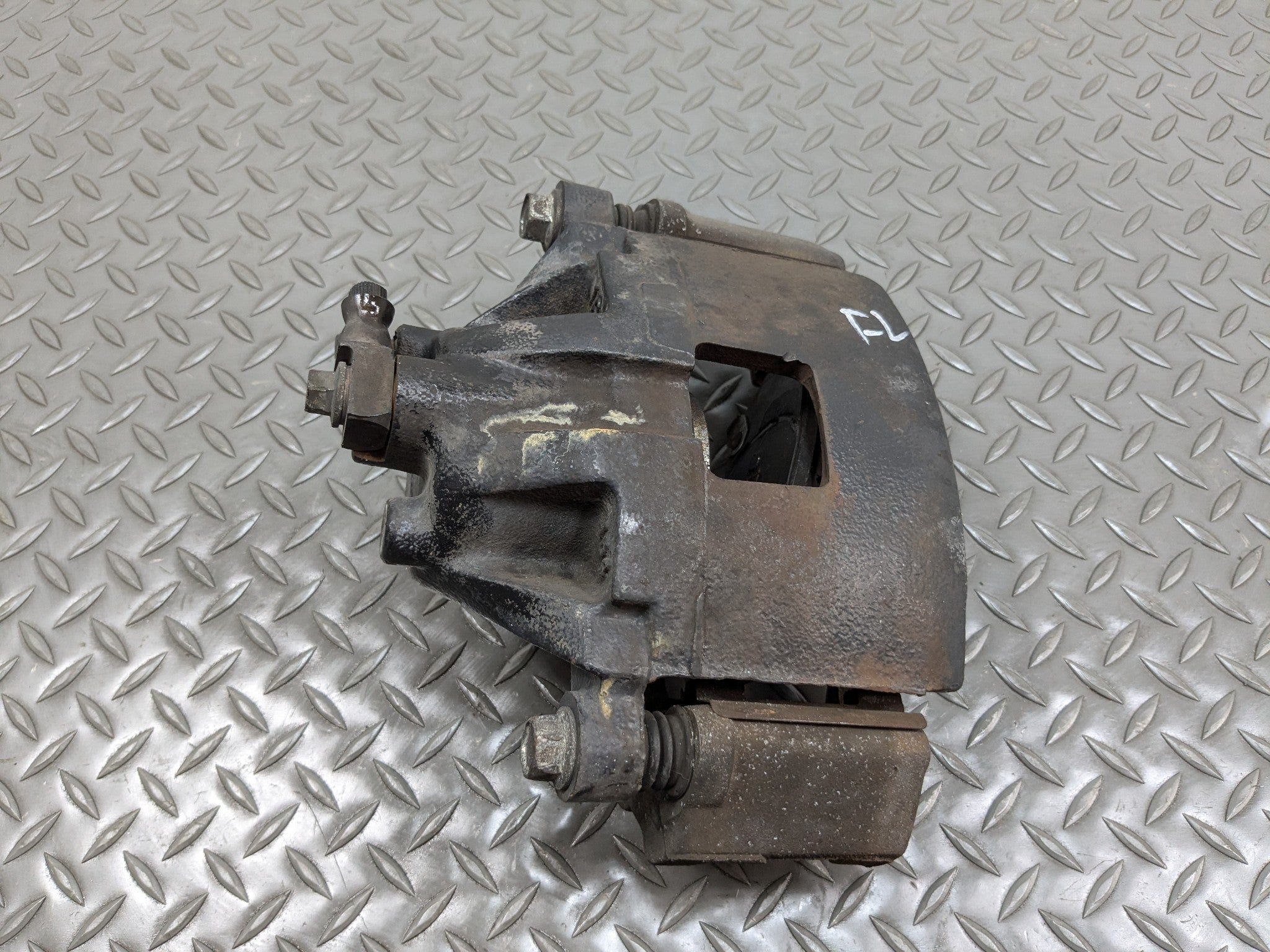 2000 - 2005 CADILLAC DEVILLE OEM BRAKE CALIPER ASSEMBLY FRONT LEFT DRIVER SIDE