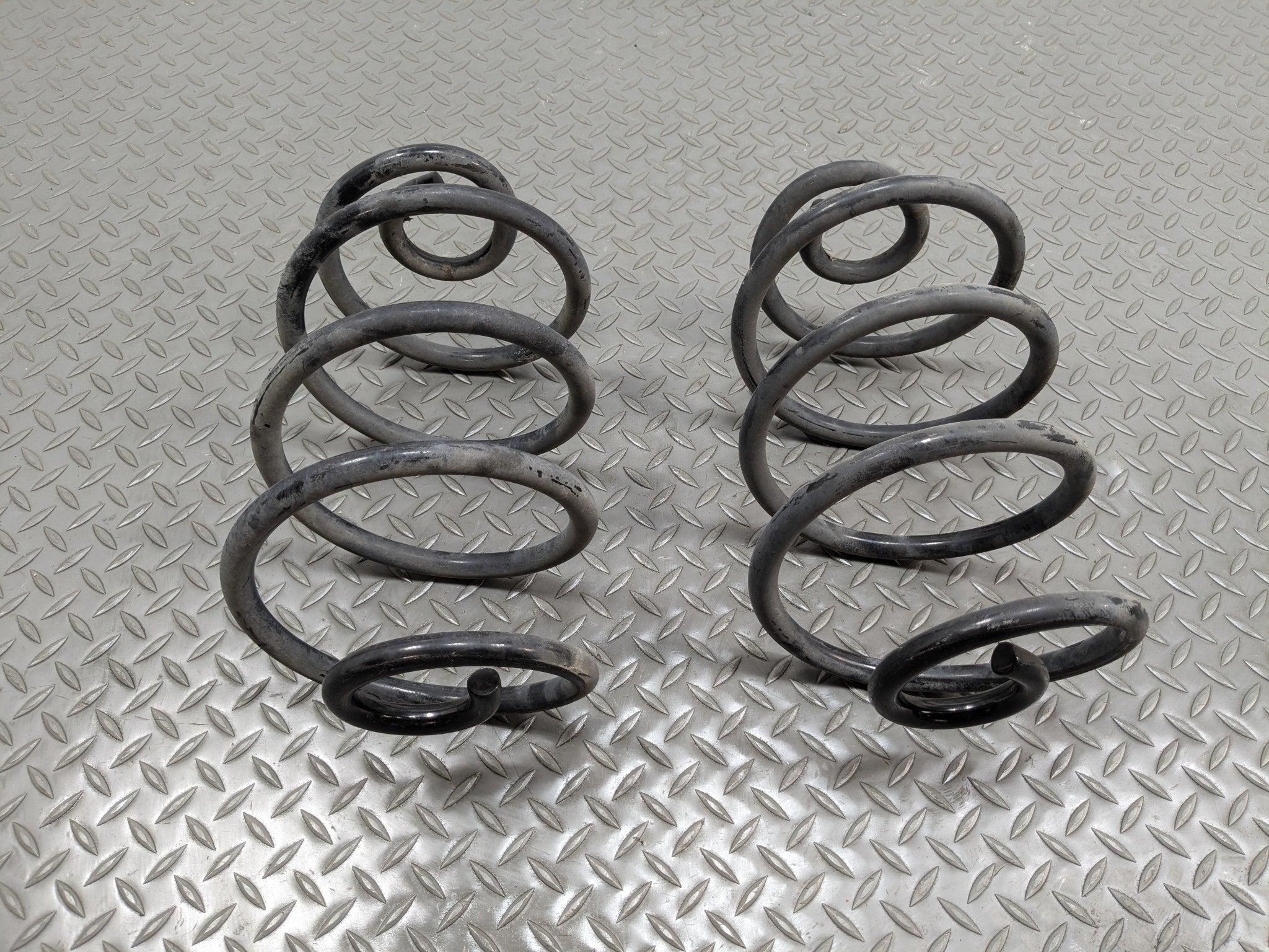 2000 - 2005 CADILLAC DEVILLE OEM SUSPENSION COIL SPRING SET REAR LEFT AND RIGHT