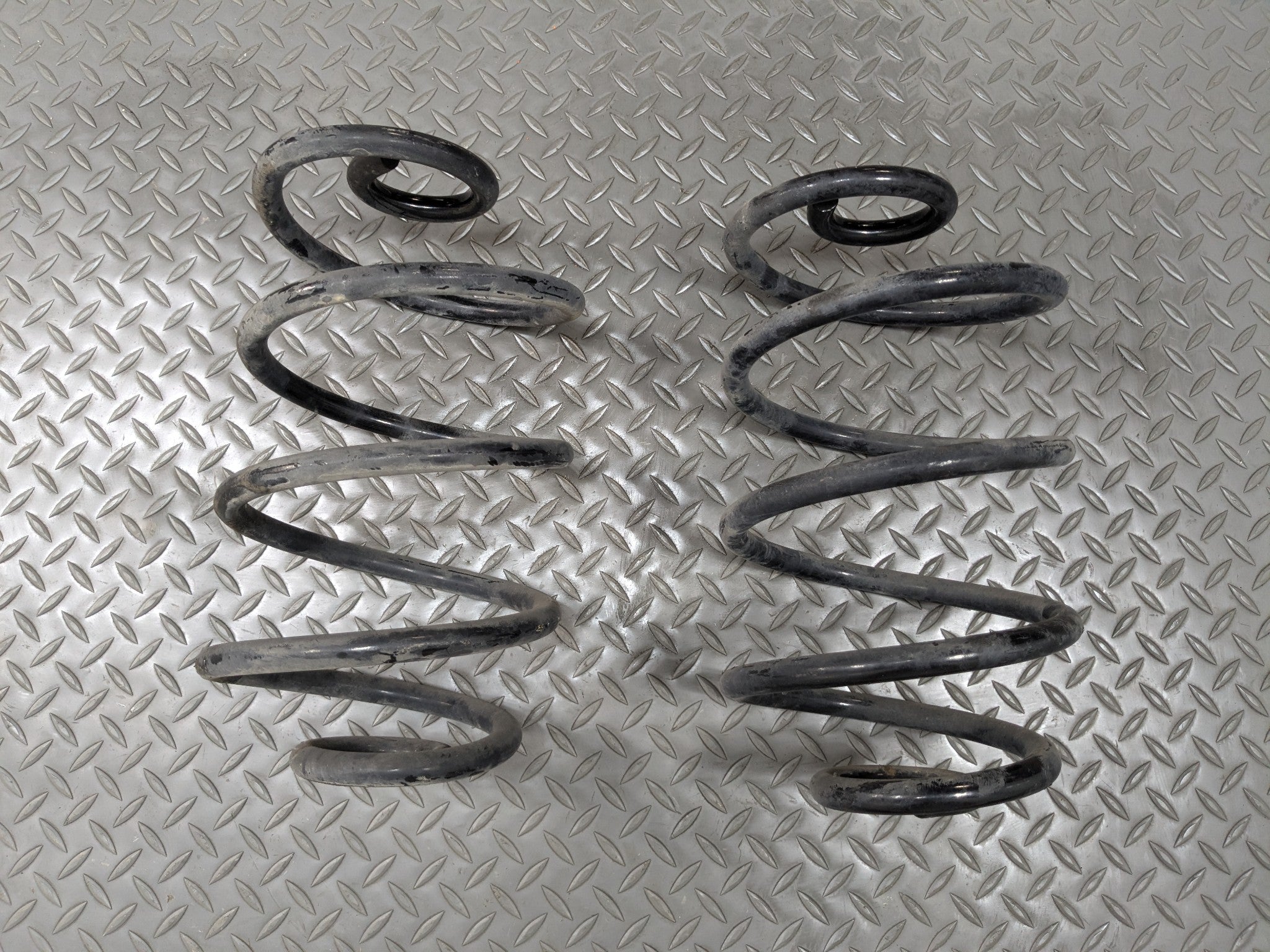 2000 - 2005 CADILLAC DEVILLE OEM SUSPENSION COIL SPRING SET REAR LEFT AND RIGHT