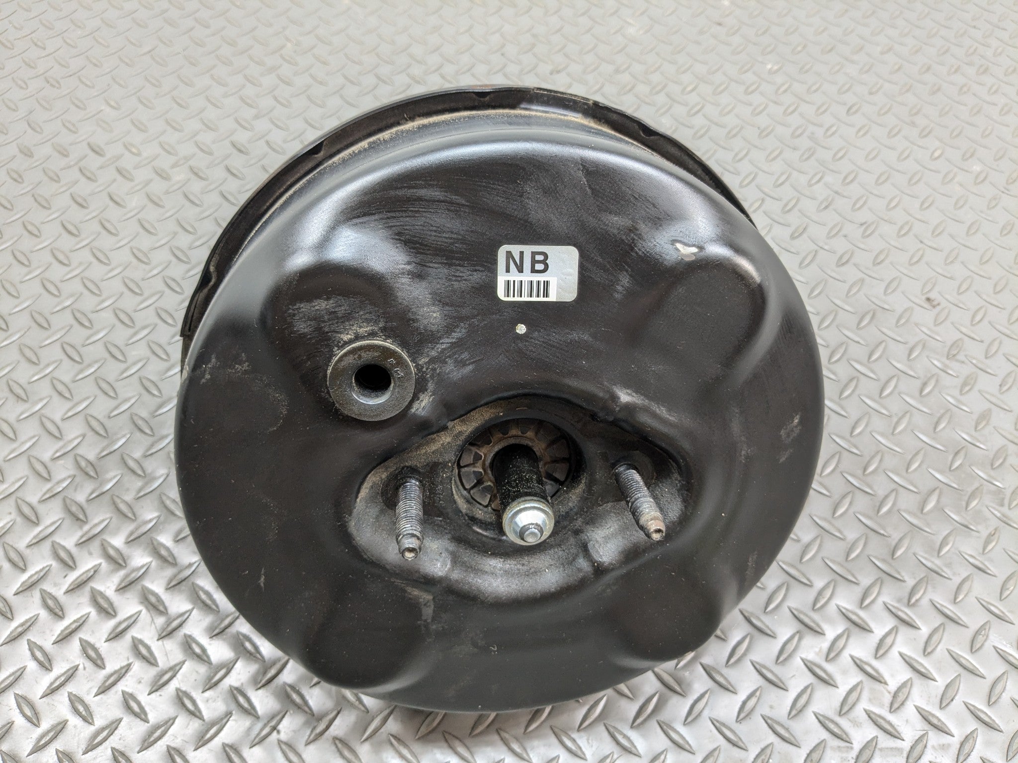 2000 - 2005 CADILLAC DEVILLE OEM POWER BRAKE BOOSTER WITHOUT MASTER CYLINDER