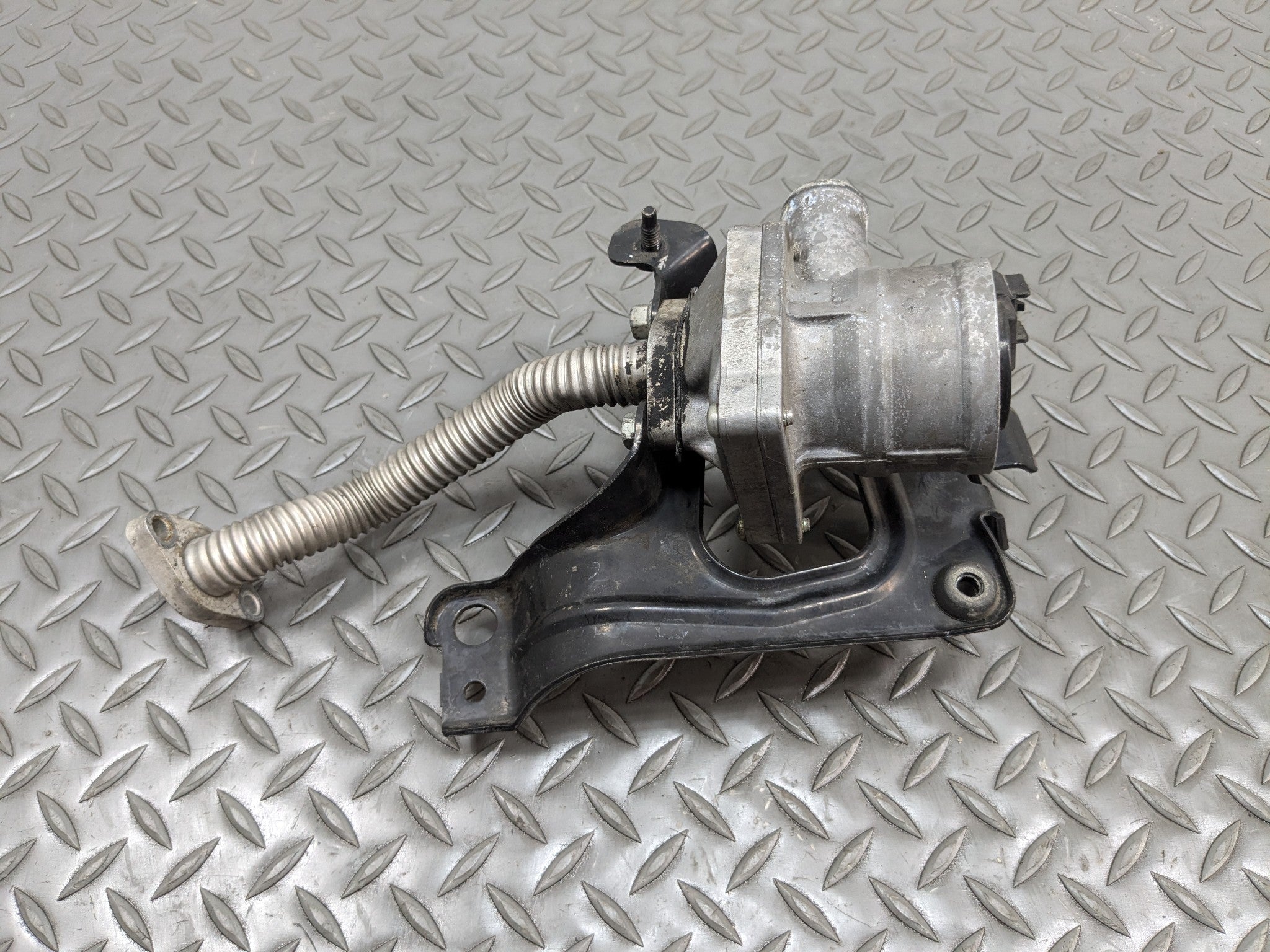 2000 - 2005 CADILLAC DEVILLE OEM SCONDARY AIR INJECTION CHECK VALVE ASSEMBLY