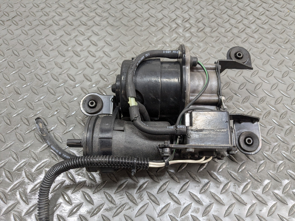 2000 - 2005 CADILLAC DEVILLE OEM AIR RIDE SUSPENSION COMPRESSOR PUMP ASSEMBLY