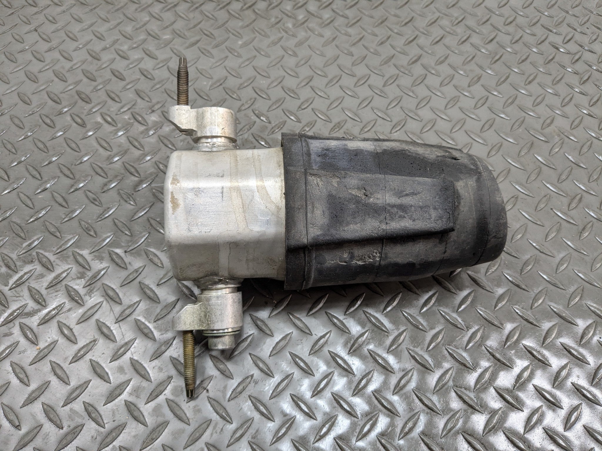 2000 - 2005 CADILLAC DEVILLE OEM A/C ACCUMULATOR DRIER RECIVER FACTORY