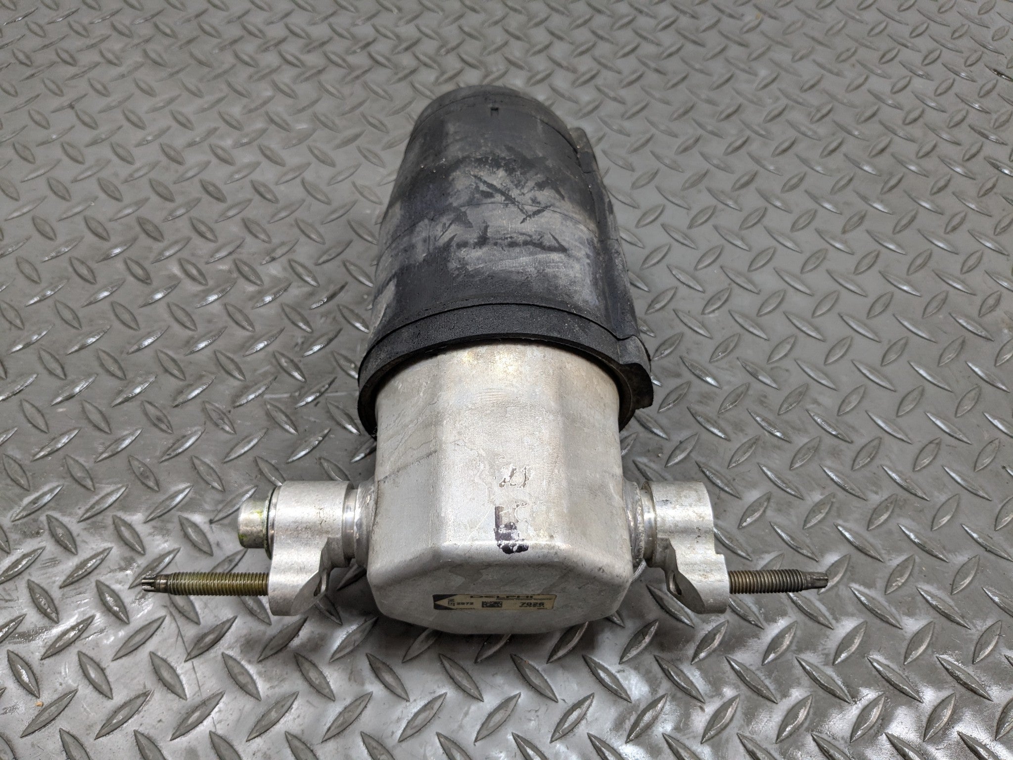 2000 - 2005 CADILLAC DEVILLE OEM A/C ACCUMULATOR DRIER RECIVER FACTORY