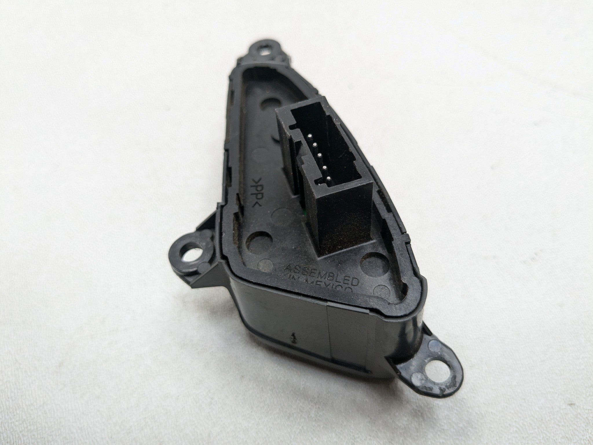 2000 - 2005 CADILLAC DEVILLE OEM DASH INFORMATION DISPLAY CONTROL SWITCH FRONT