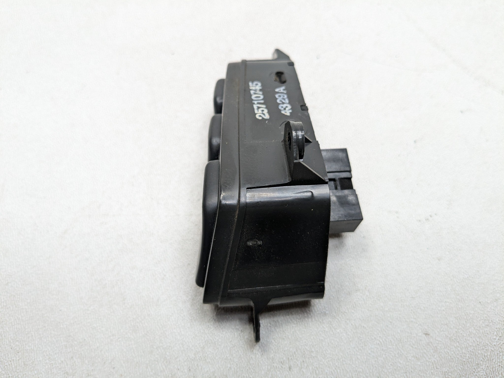 2000 - 2005 CADILLAC DEVILLE OEM DASH INFORMATION DISPLAY CONTROL SWITCH FRONT