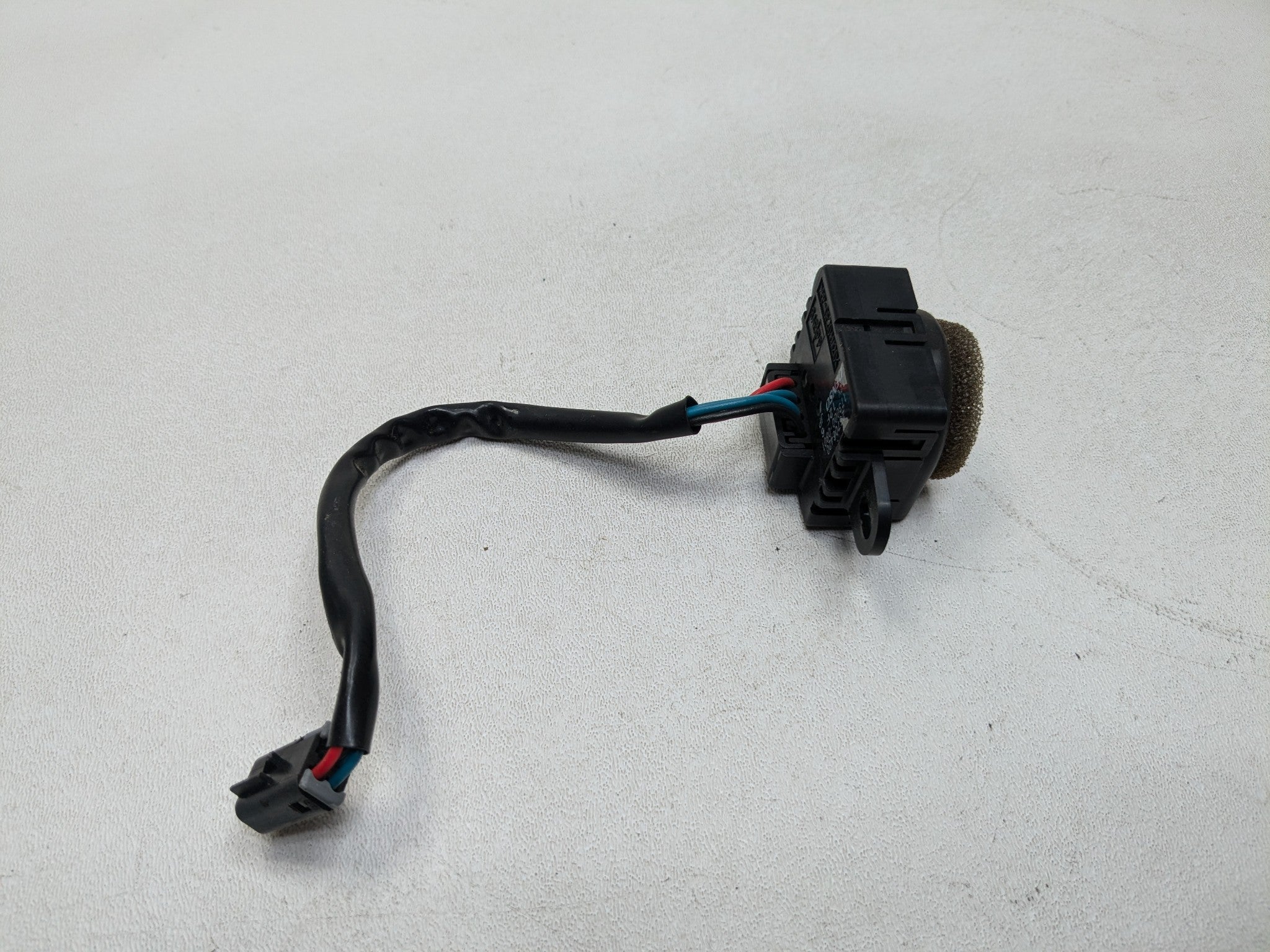 2000 - 2005 CADILLAC DEVILLE OEM INTERIOR CABIN AIR ANBIENT TENPERATURE SENSOR