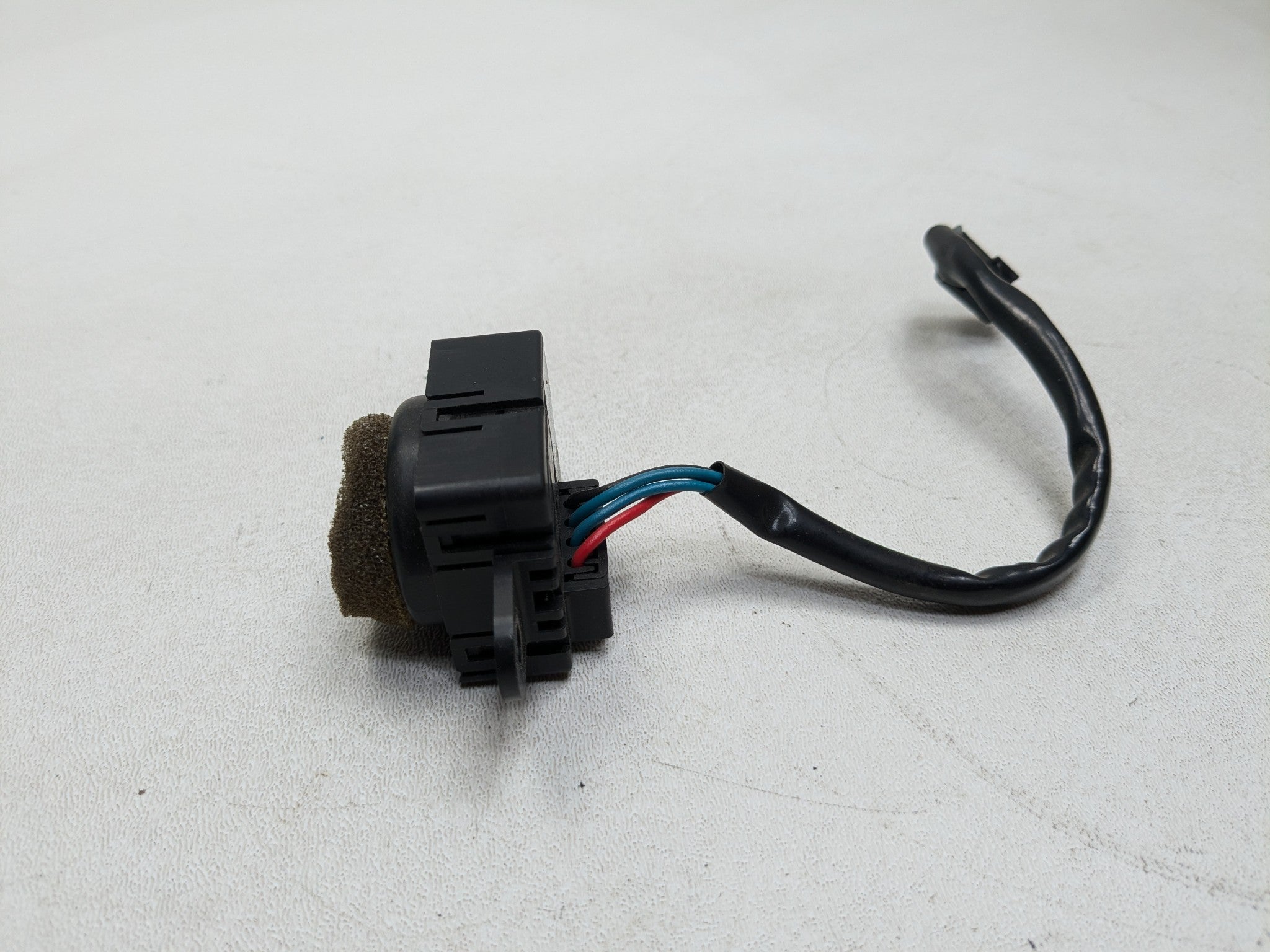 2000 - 2005 CADILLAC DEVILLE OEM INTERIOR CABIN AIR ANBIENT TENPERATURE SENSOR