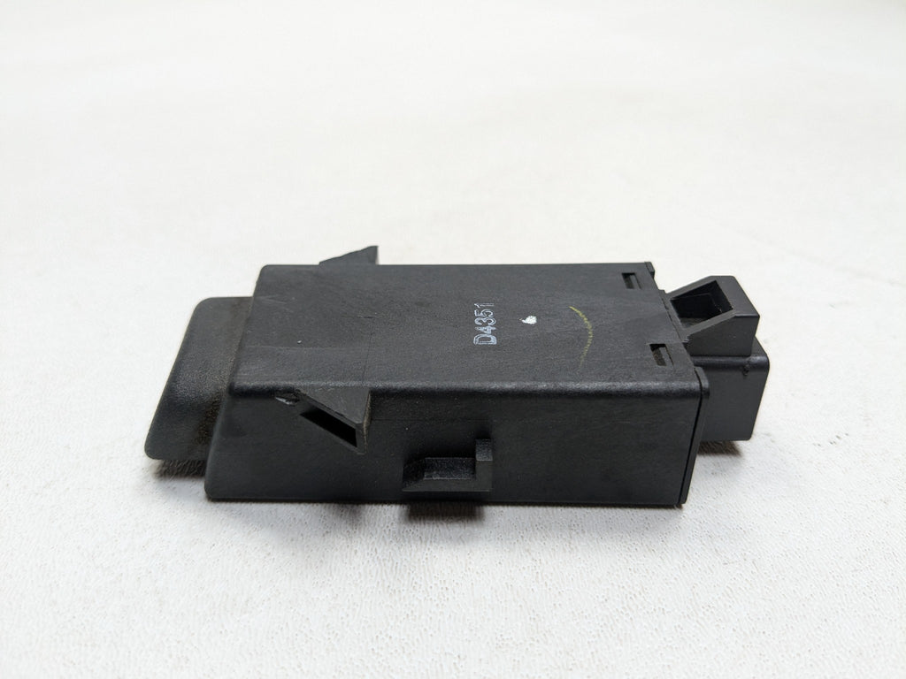 2000 - 2005 CADILLAC DEVILLE OEM HAZARD EMERGENCY LIGHT SWITCH BUTTON