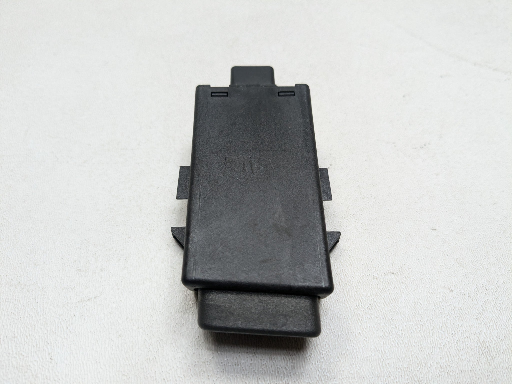 2000 - 2005 CADILLAC DEVILLE OEM HAZARD EMERGENCY LIGHT SWITCH BUTTON