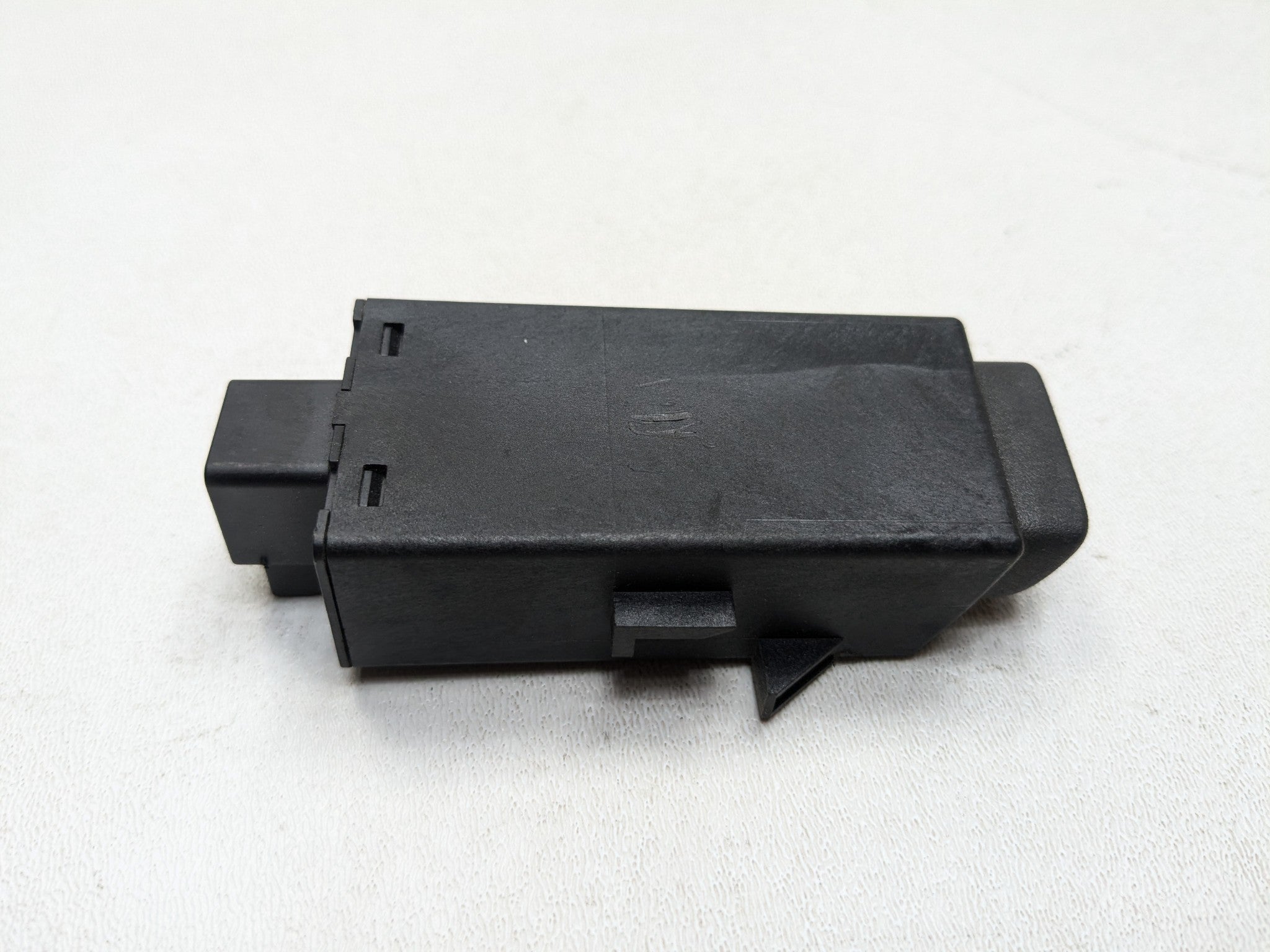 2000 - 2005 CADILLAC DEVILLE OEM HAZARD EMERGENCY LIGHT SWITCH BUTTON