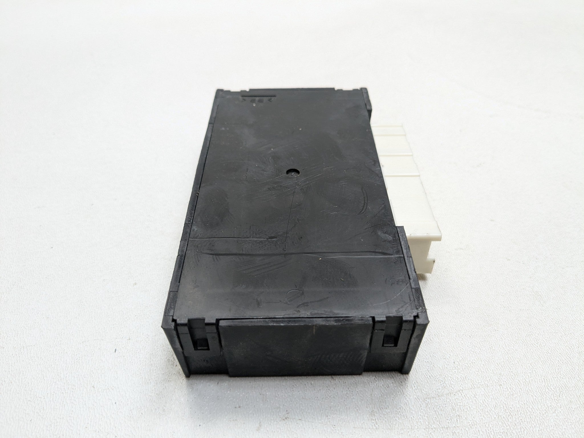 2000 - 2005 CADILLAC DEVILLE OEM FACTORY REAR INTEGRATION MODULE RIM