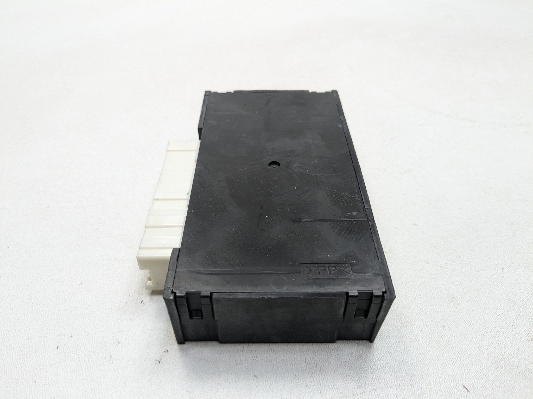 2000 - 2005 CADILLAC DEVILLE OEM FACTORY REAR INTEGRATION MODULE RIM
