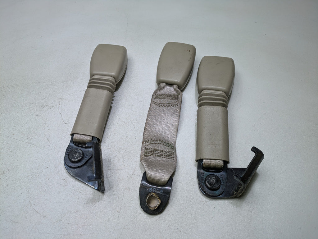 2000 - 2005 CADILLAC DEVILLE OEM SEAT BELT BUCKLE SET REAR CENTER LEFT AND RIGHT