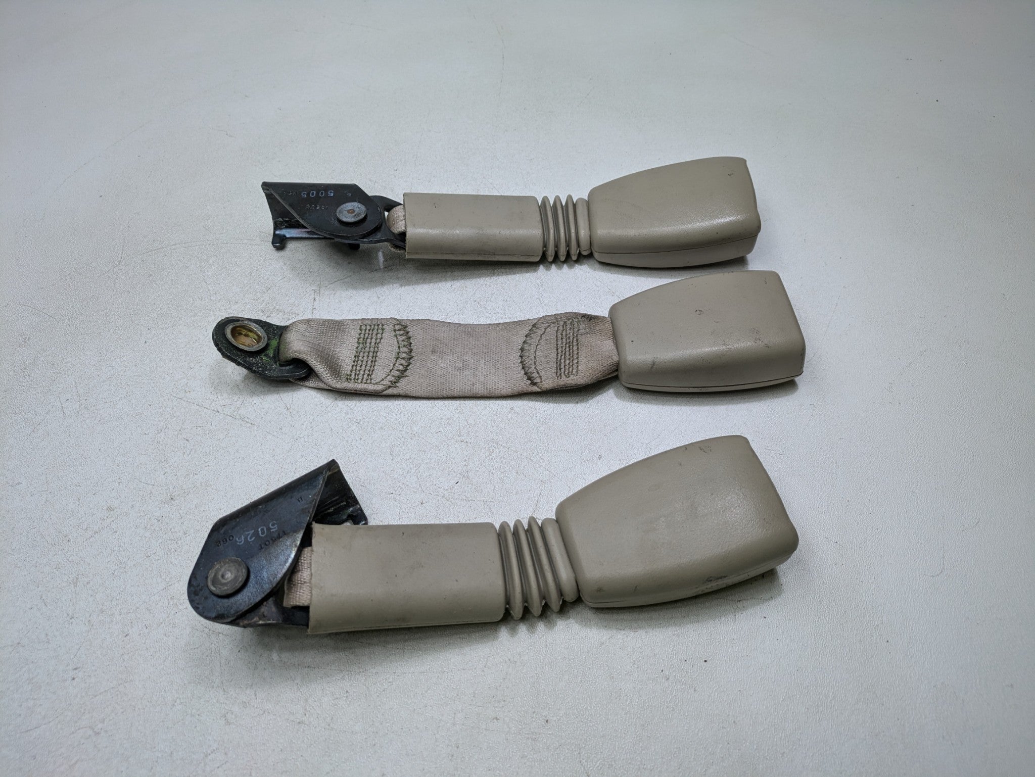 2000 - 2005 CADILLAC DEVILLE OEM SEAT BELT BUCKLE SET REAR CENTER LEFT AND RIGHT
