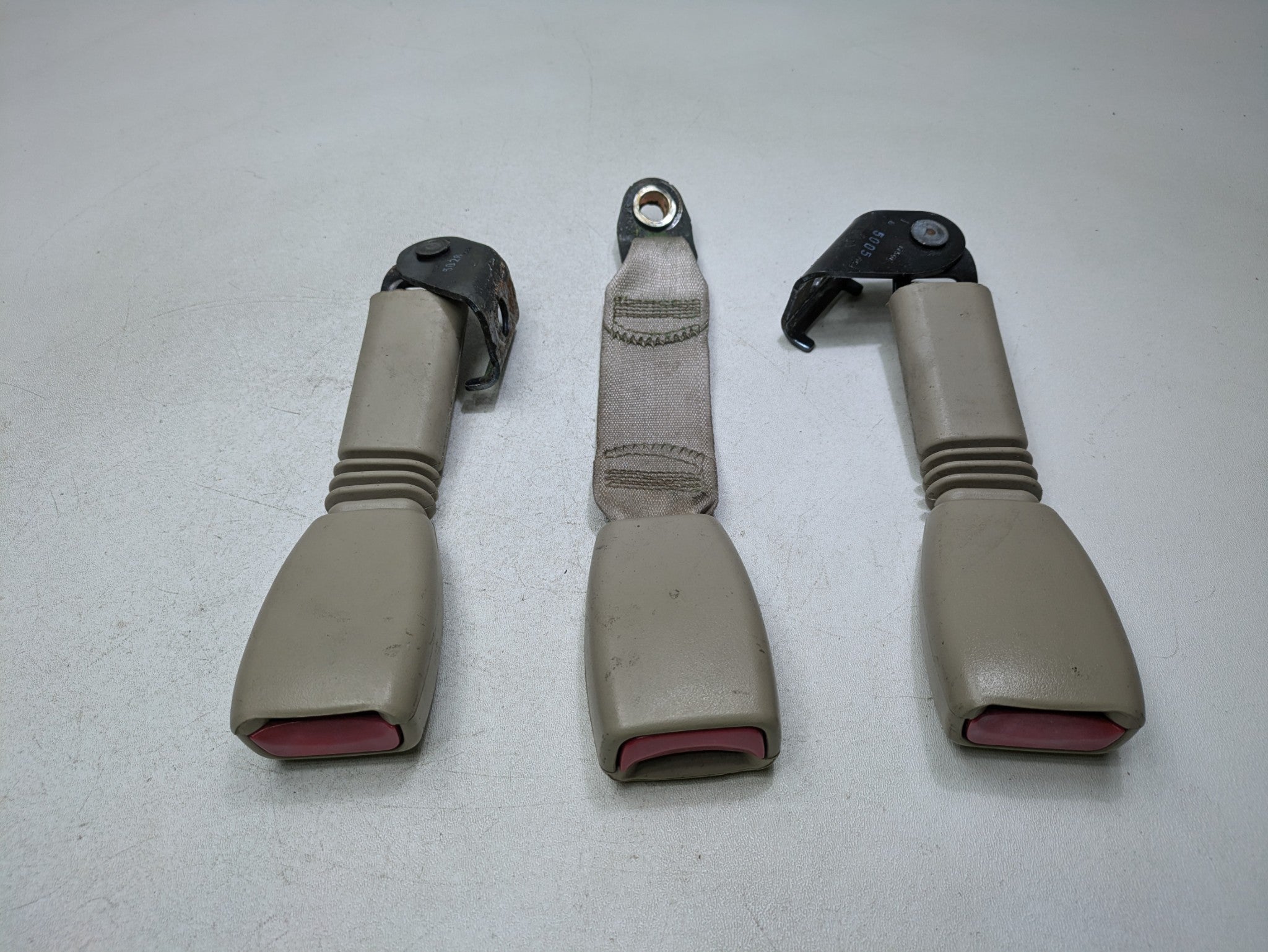 2000 - 2005 CADILLAC DEVILLE OEM SEAT BELT BUCKLE SET REAR CENTER LEFT AND RIGHT