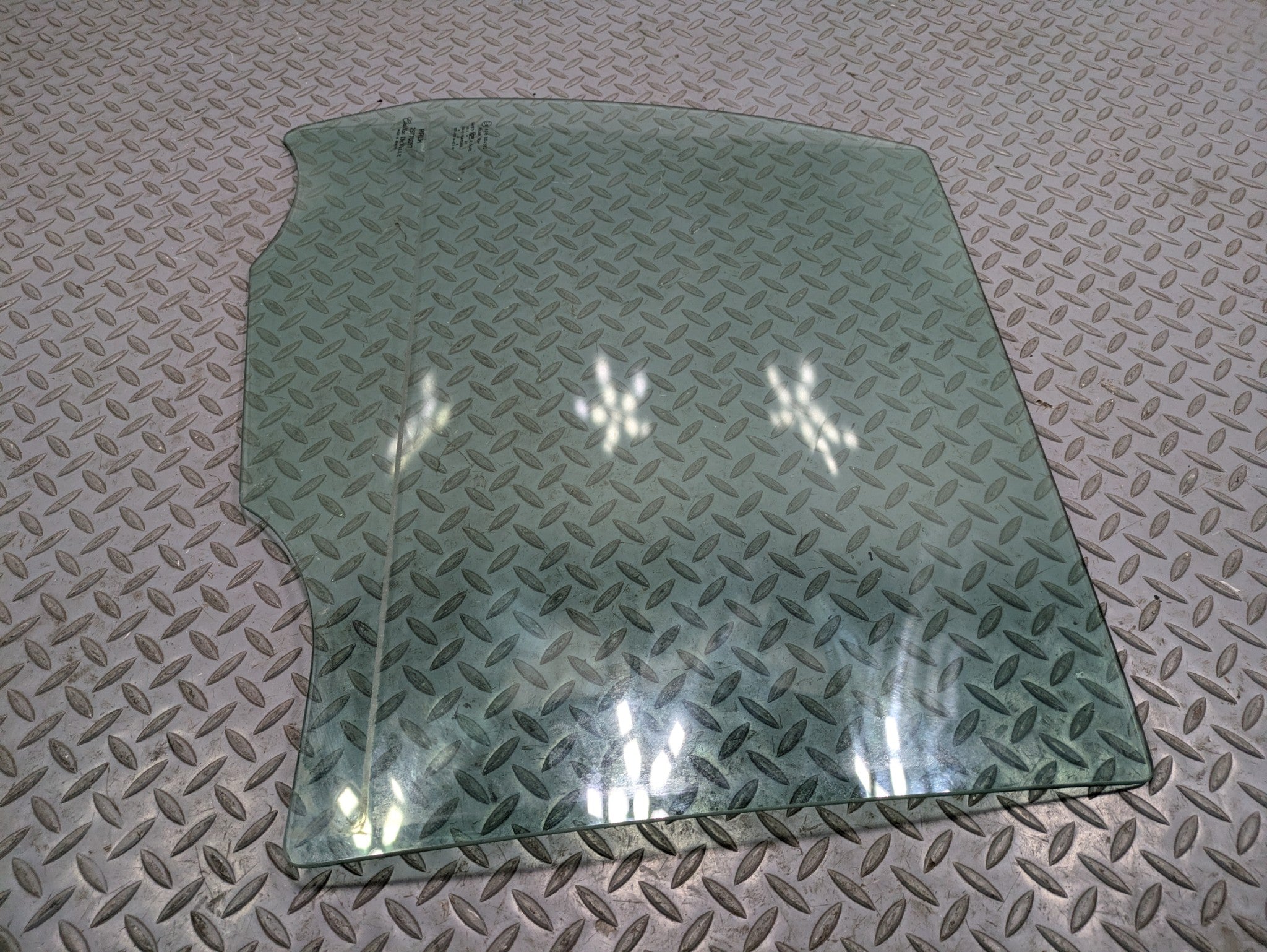 2000 - 2005 CADILLAC DEVILLE OEM DOOR WINDOW GLASS REAR LEFT DRIVER SIDE