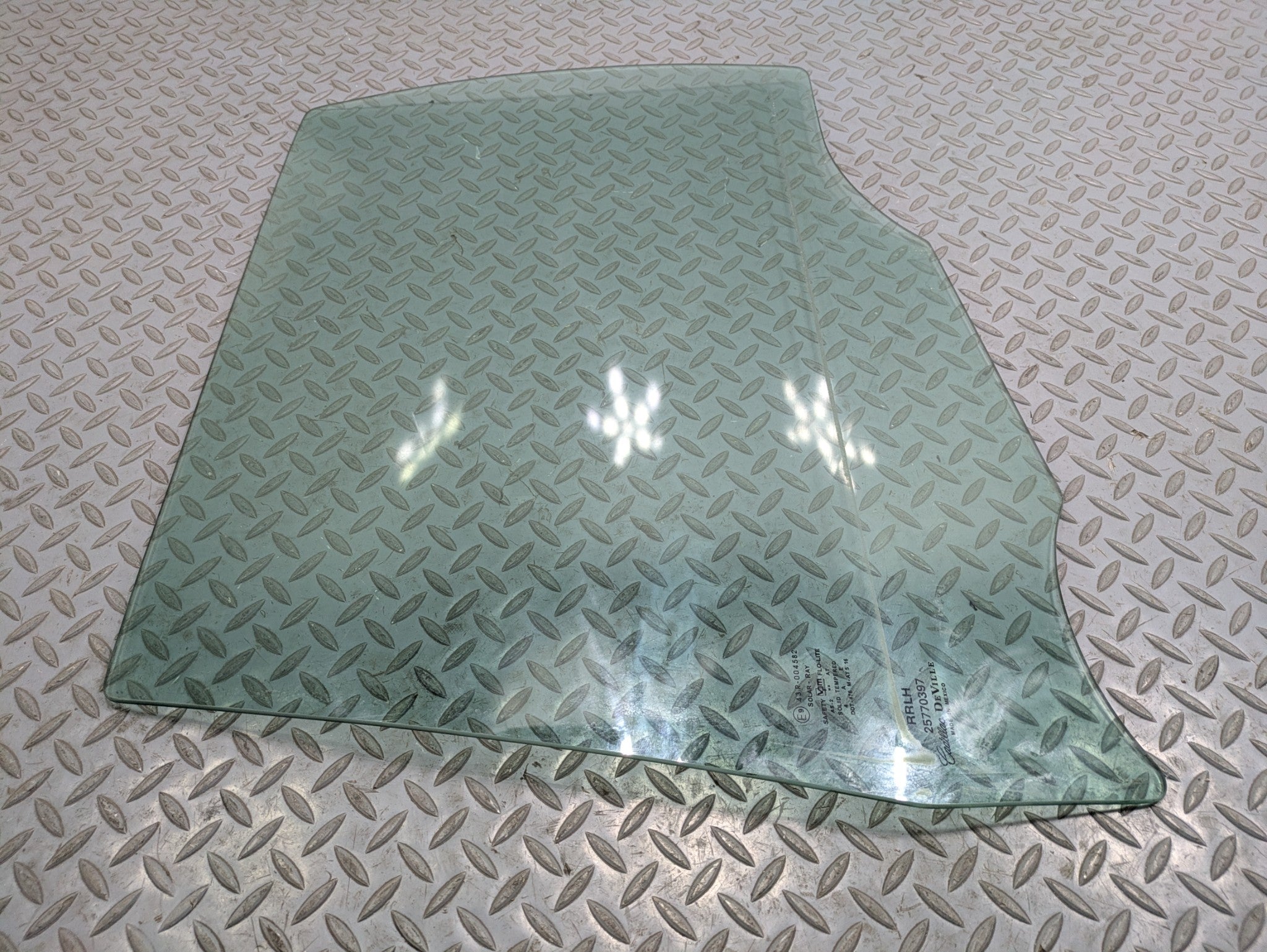 2000 - 2005 CADILLAC DEVILLE OEM DOOR WINDOW GLASS REAR LEFT DRIVER SIDE