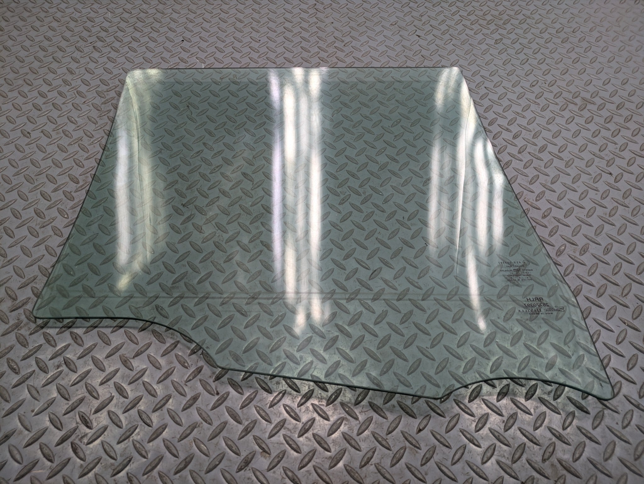 2000 - 2005 CADILLAC DEVILLE OEM DOOR WINDOW GLASS REAR LEFT DRIVER SIDE