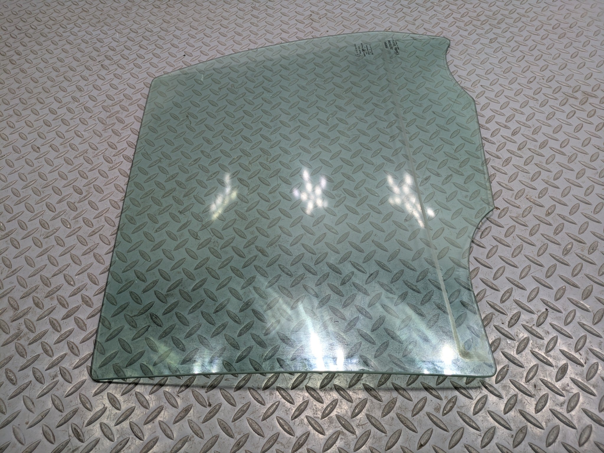 2000 - 2005 CADILLAC DEVILLE OEM DOOR WINDOW GLASS REAR RIGHT PASSENGER SIDE