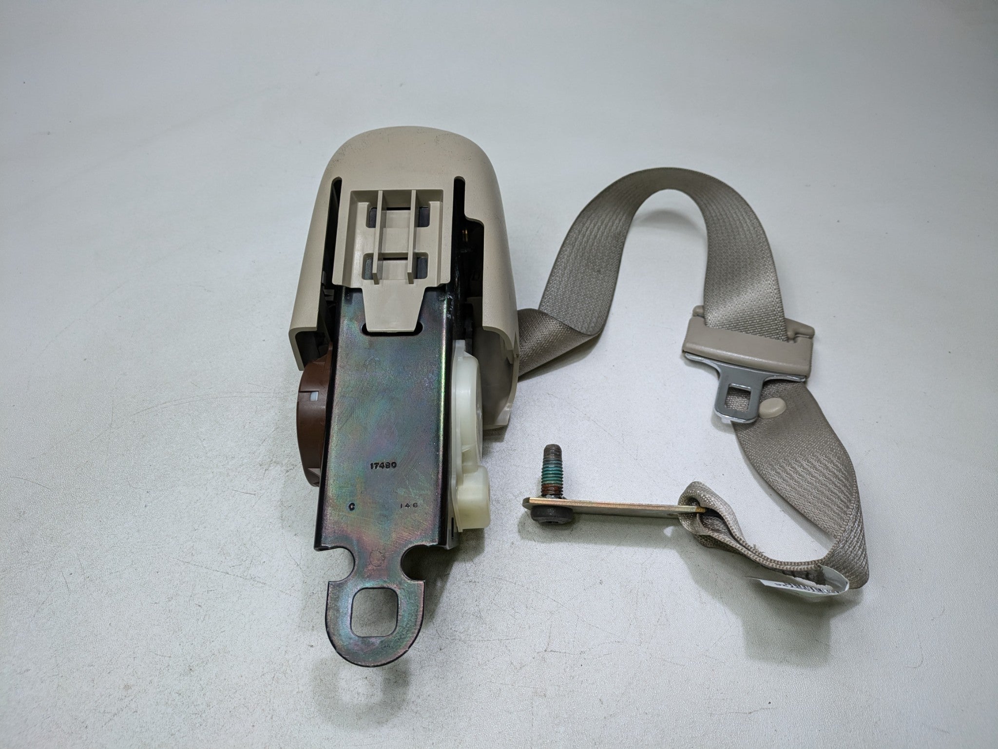 2000 - 2005 CADILLAC DEVILLE OEM SEAT BELT RETRACTOR REAR RIGHT PASSENGER SIDE