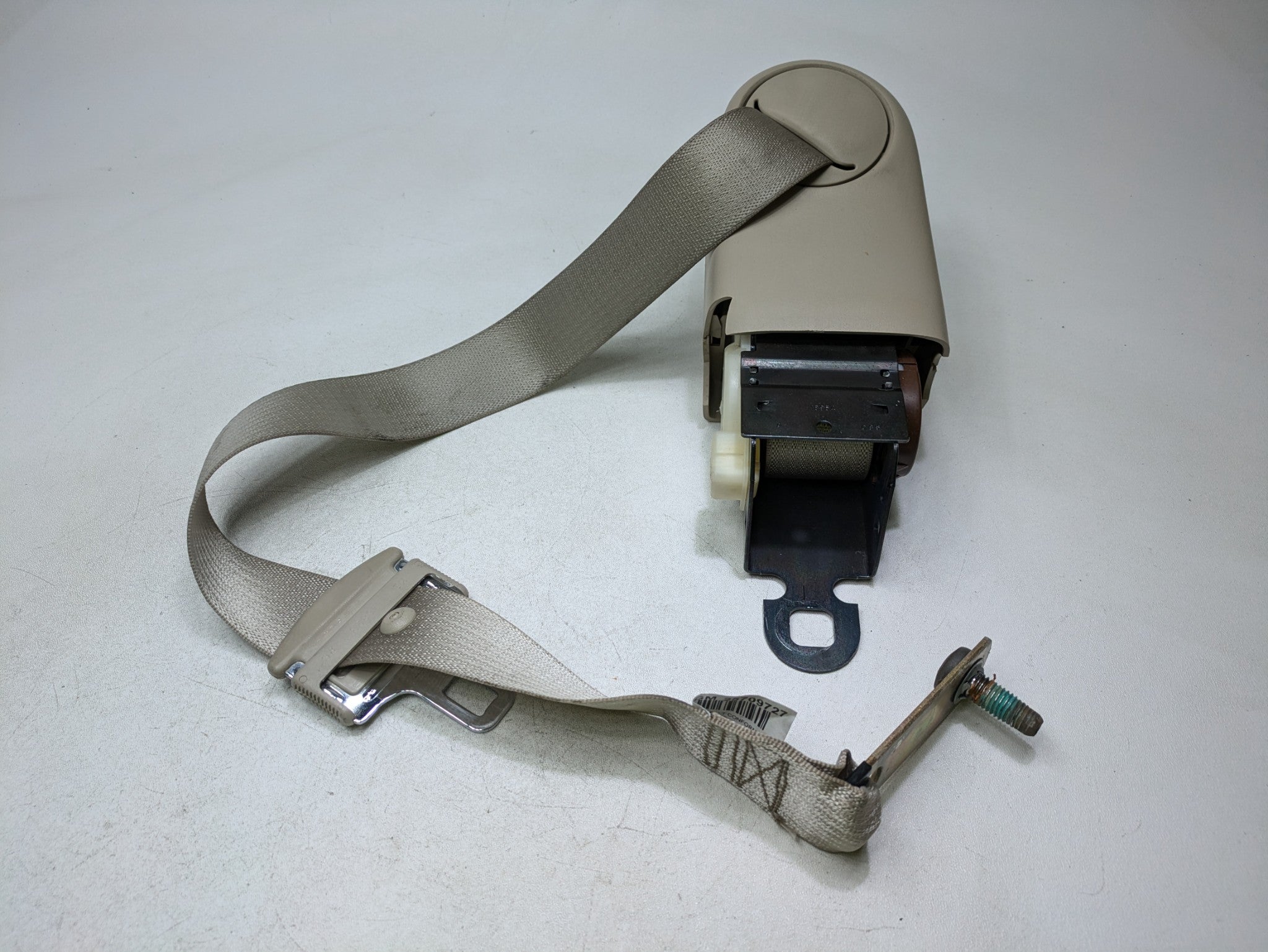 2000 - 2005 CADILLAC DEVILLE OEM SEAT BELT RETRACTOR REAR LEFT DRIVER SIDE