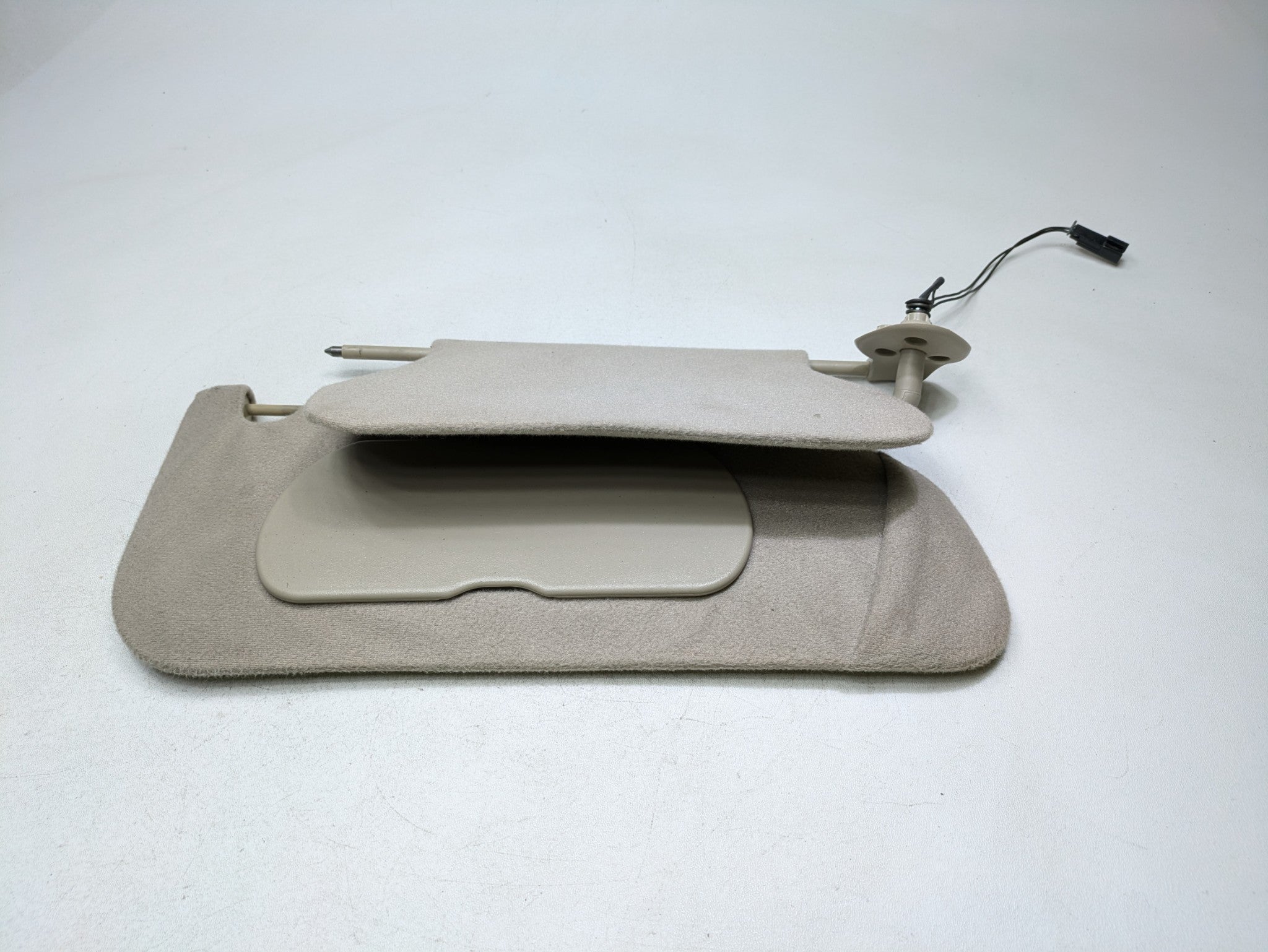 2000 - 2005 CADILLAC DEVILLE OEM SUN VISOR INTERIOR UPPER ROOF FRONT RIGHT SIDE
