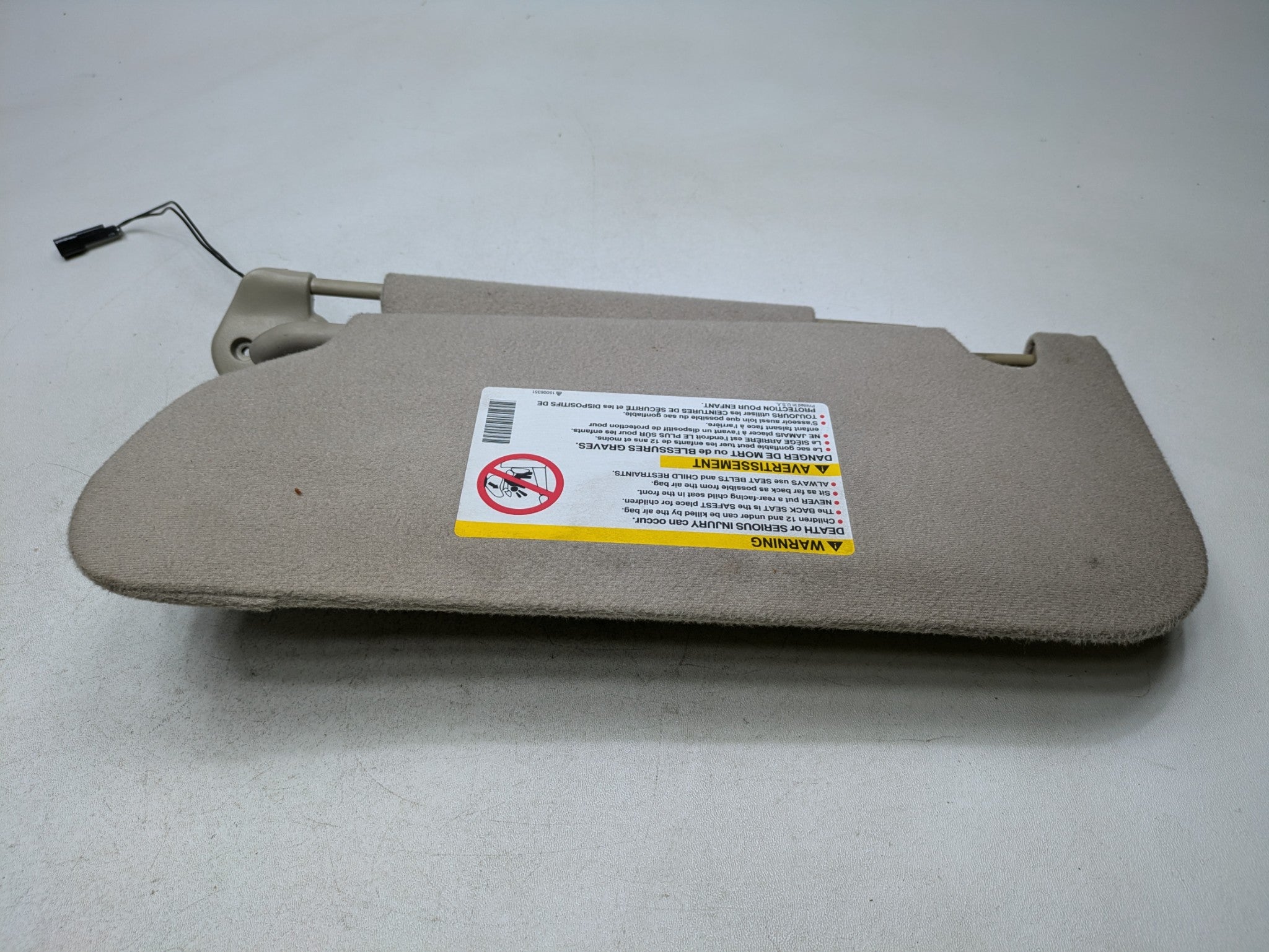 2000 - 2005 CADILLAC DEVILLE OEM SUN VISOR INTERIOR UPPER ROOF FRONT RIGHT SIDE