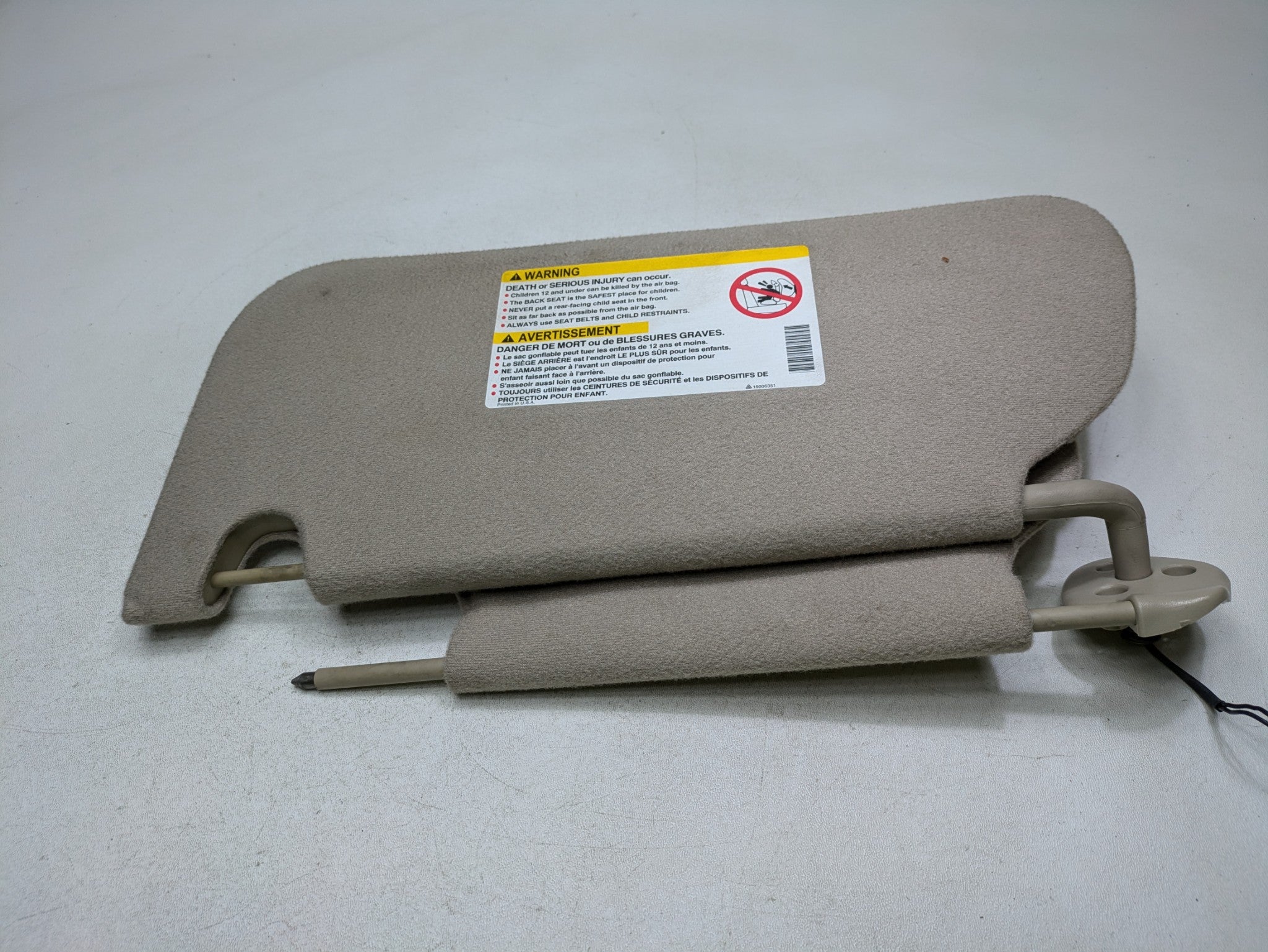 2000 - 2005 CADILLAC DEVILLE OEM SUN VISOR INTERIOR UPPER ROOF FRONT RIGHT SIDE