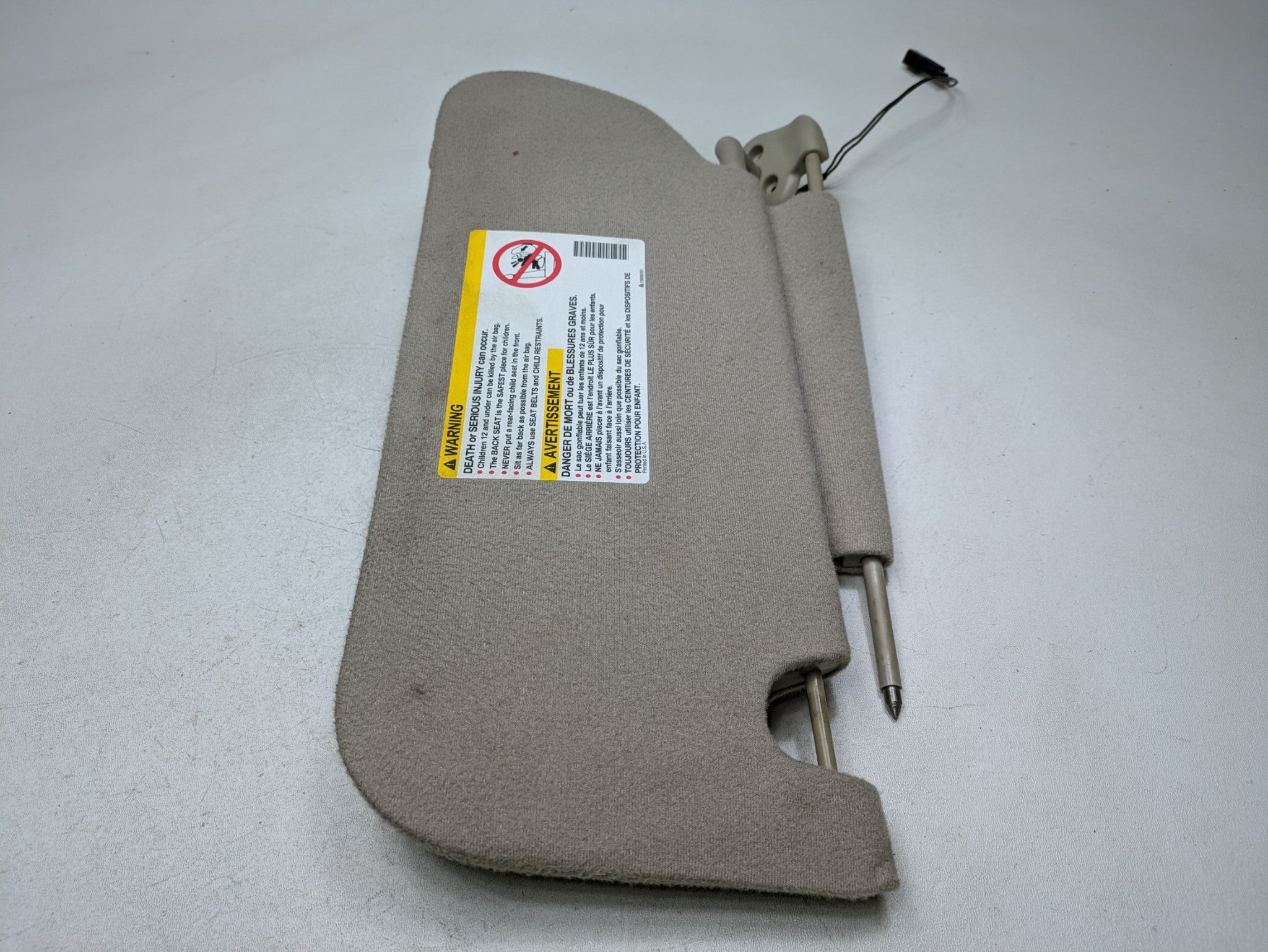 2000 - 2005 CADILLAC DEVILLE OEM SUN VISOR INTERIOR UPPER ROOF FRONT RIGHT SIDE