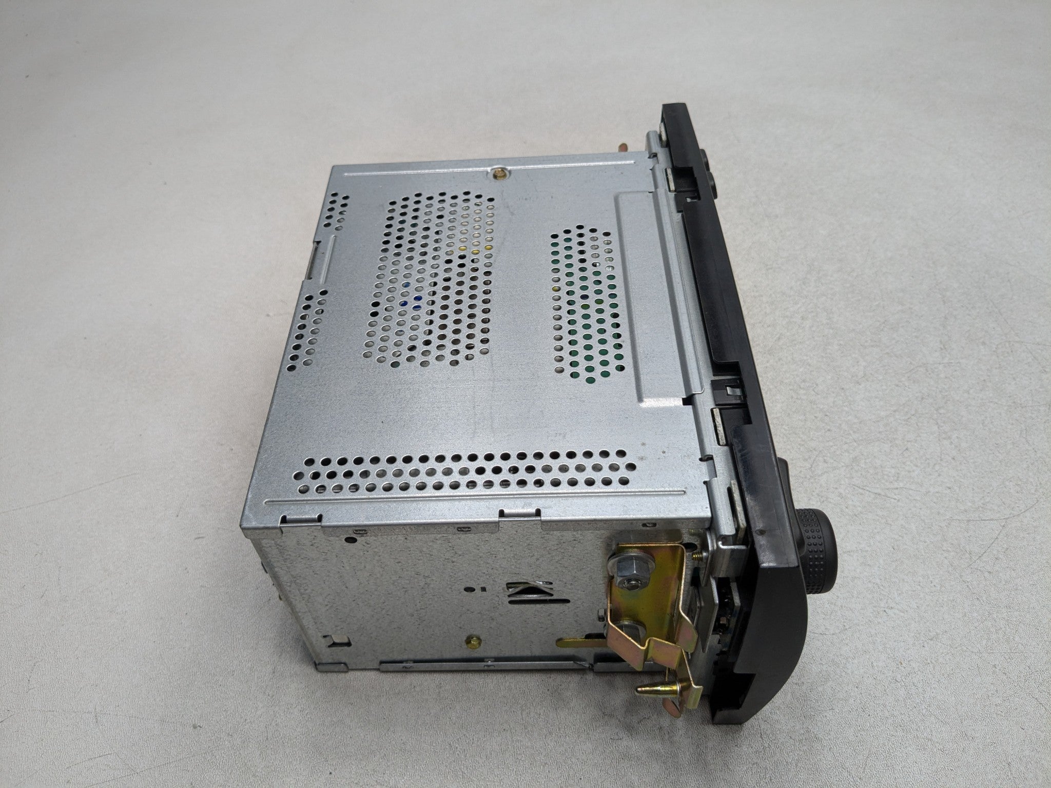 00 - 05 CADILLAC DEVILLE OEM RADIO STEREO RECEIVER UNIT AUDIO VISUAL EQUIPMENT