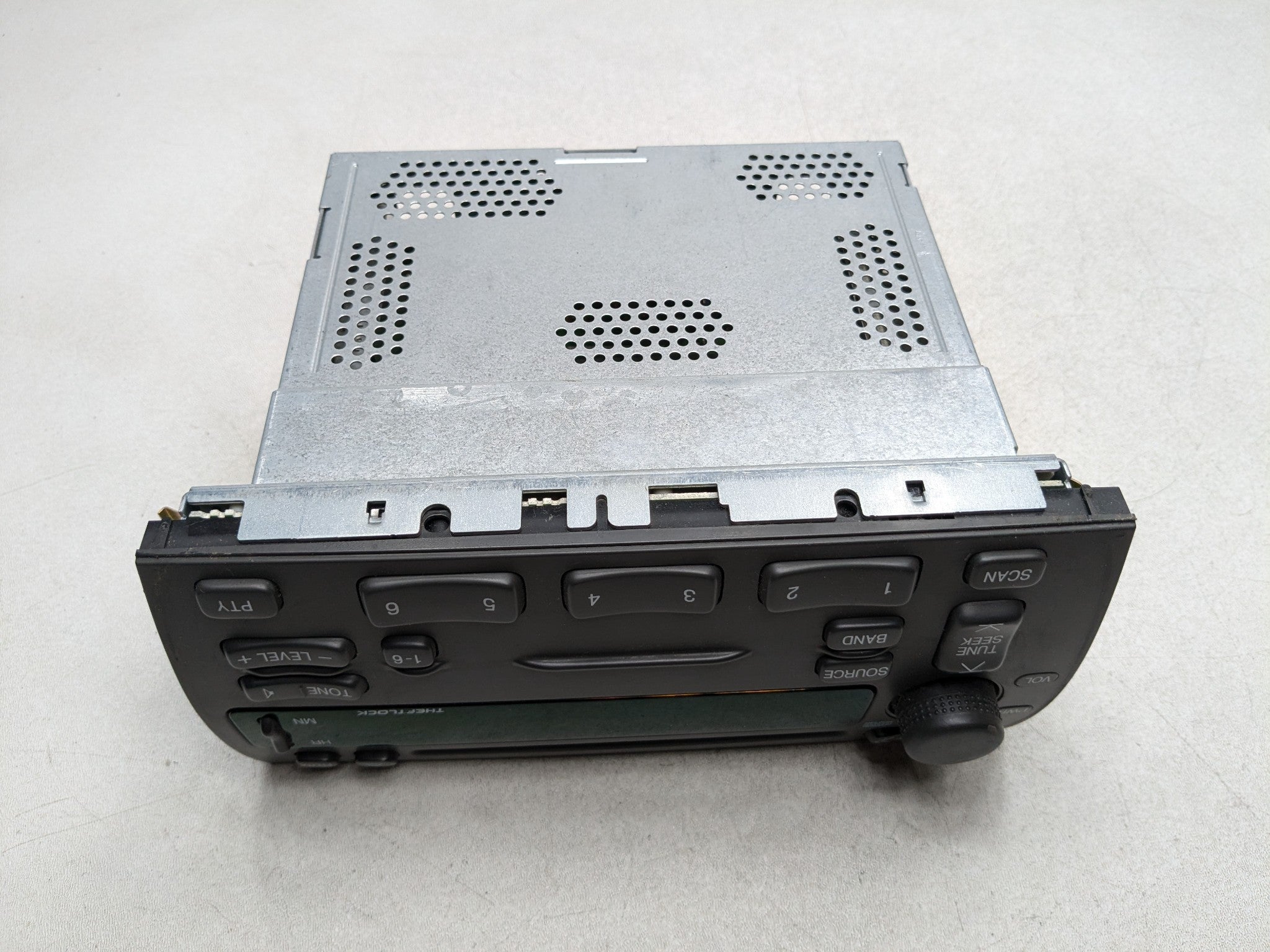 00 - 05 CADILLAC DEVILLE OEM RADIO STEREO RECEIVER UNIT AUDIO VISUAL EQUIPMENT