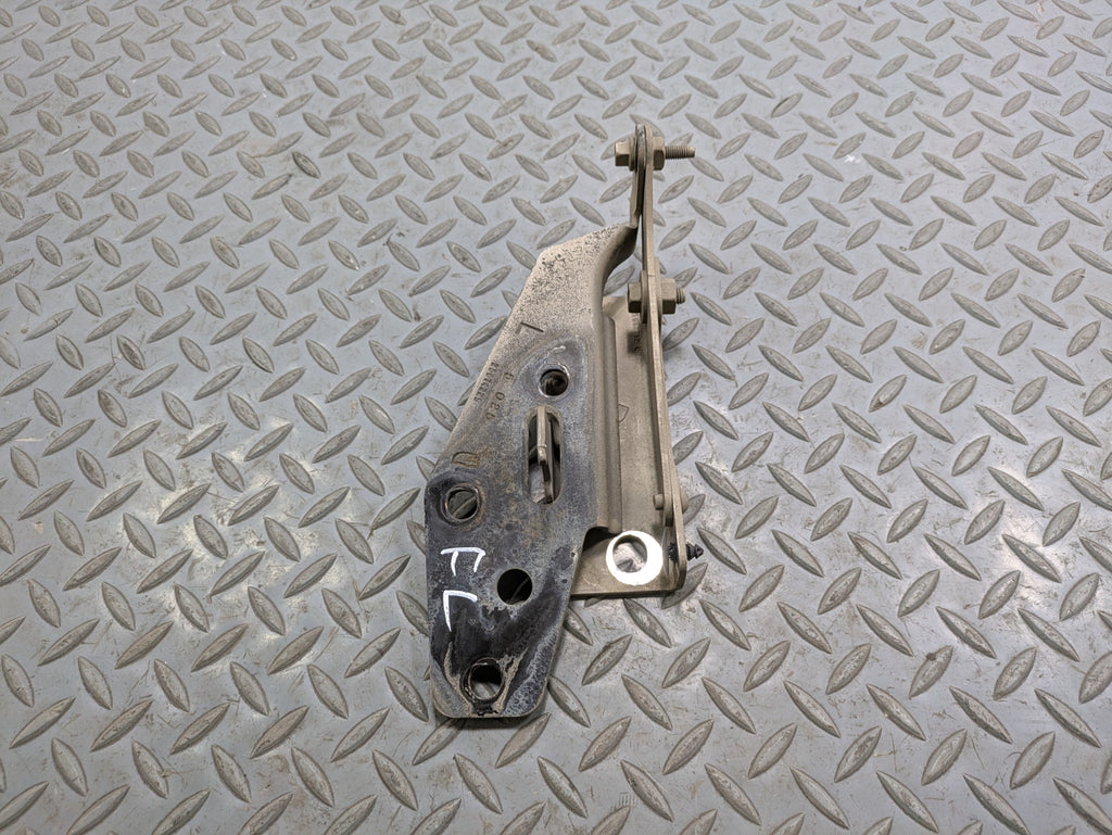 00 - 05 CADILLAC DEVILLE OEM HOOD HINGE SUPPORT BRACKET FRONT LEFT DRIVER SIDE