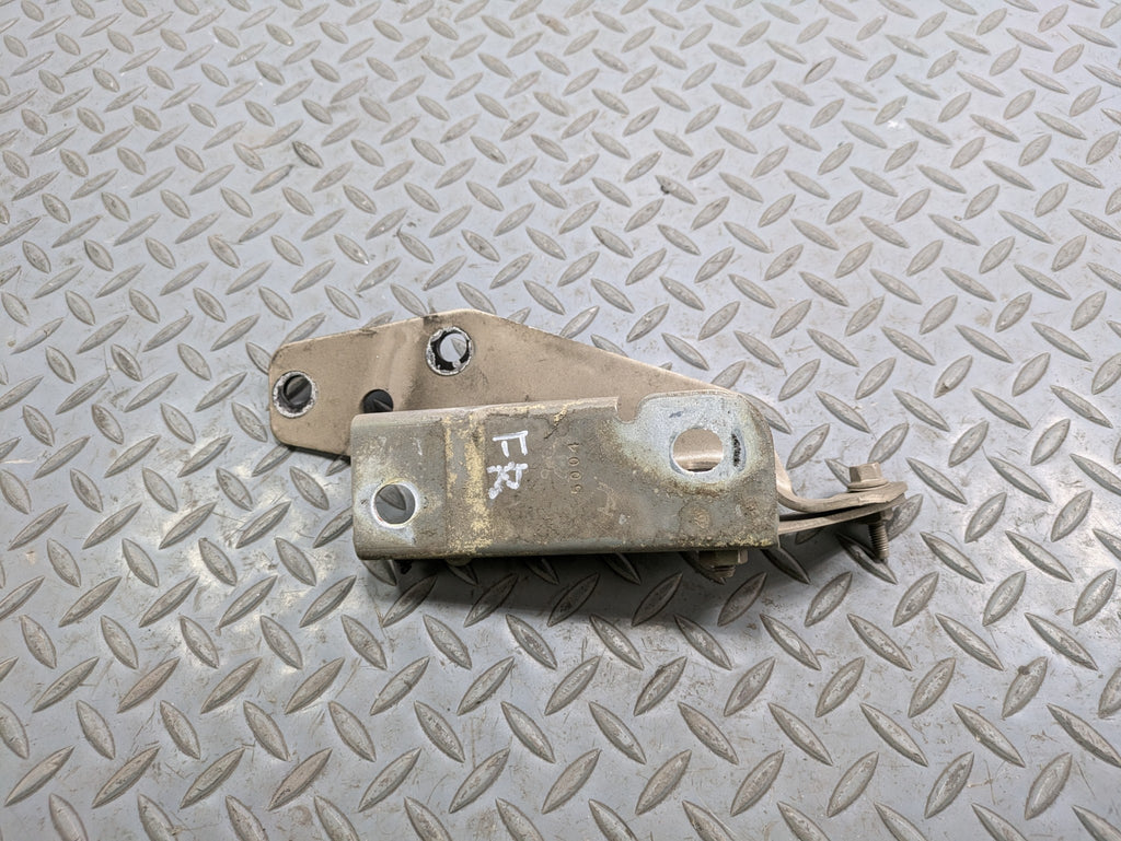 2000 - 2005 CADILLAC DEVILLE OEM HOOD HINGE SUPPORT BRACKET FRONT RIGHT SIDE