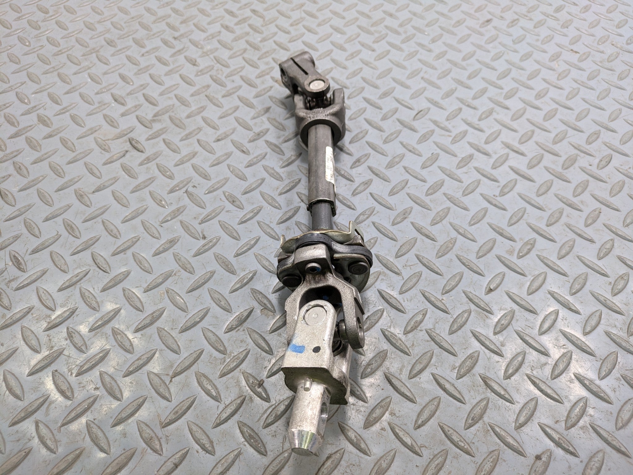 00 - 05 CADILLAC DEVILLE OEM STEERING COLUMN INTERMEDIATE JOINT SHAFT ASSEMBLY
